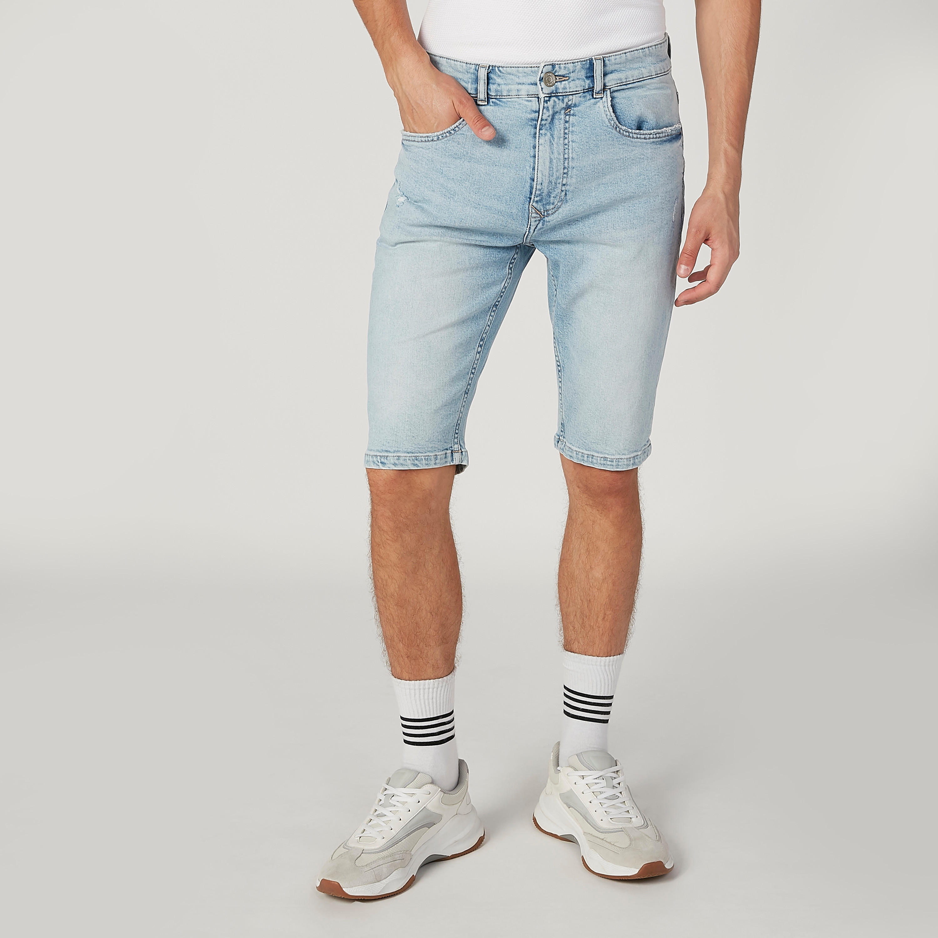 شورت مستدام دينم بجيوب -men-clothing-bottoms-shorts-image-1