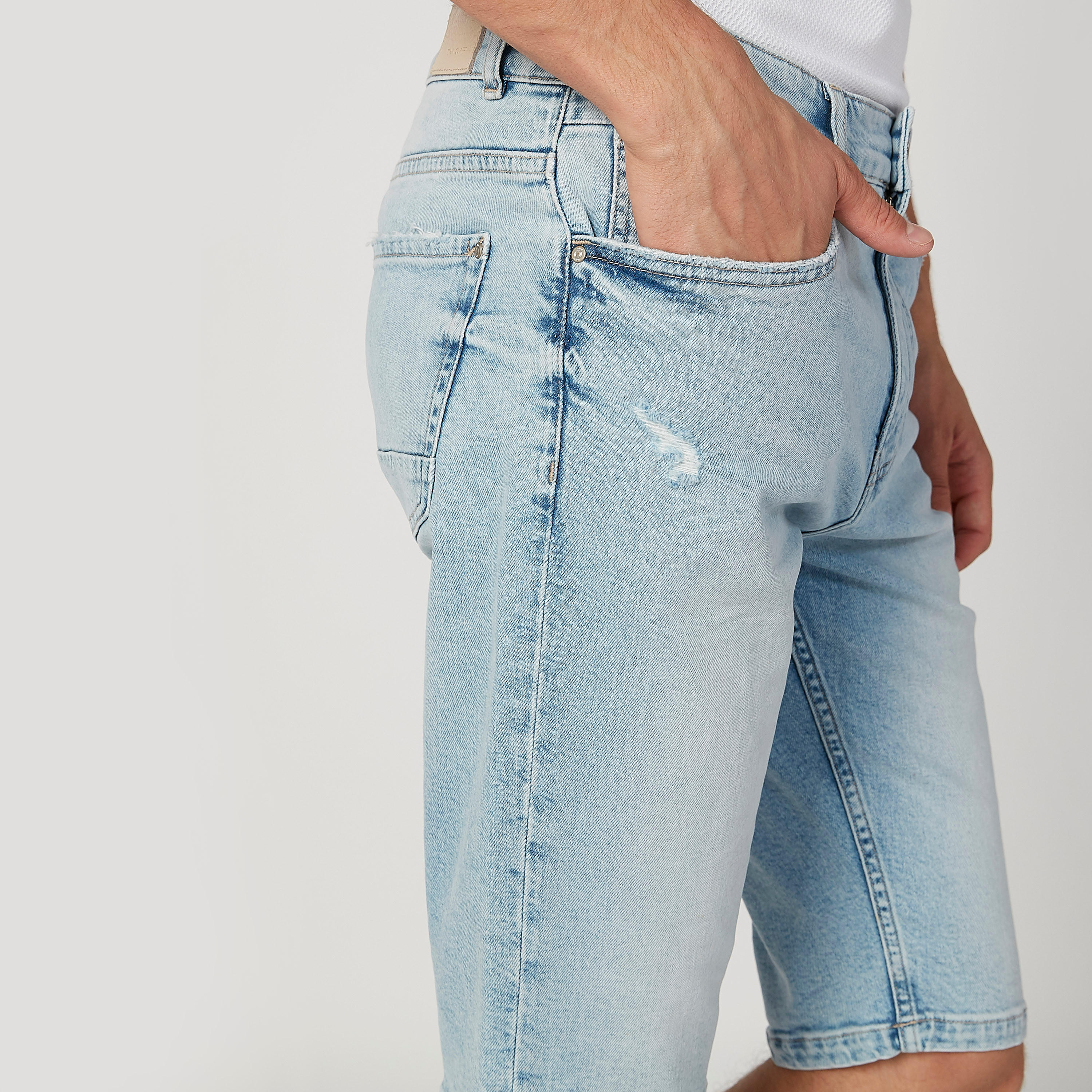 شورت مستدام دينم بجيوب -men-clothing-bottoms-shorts-image-3