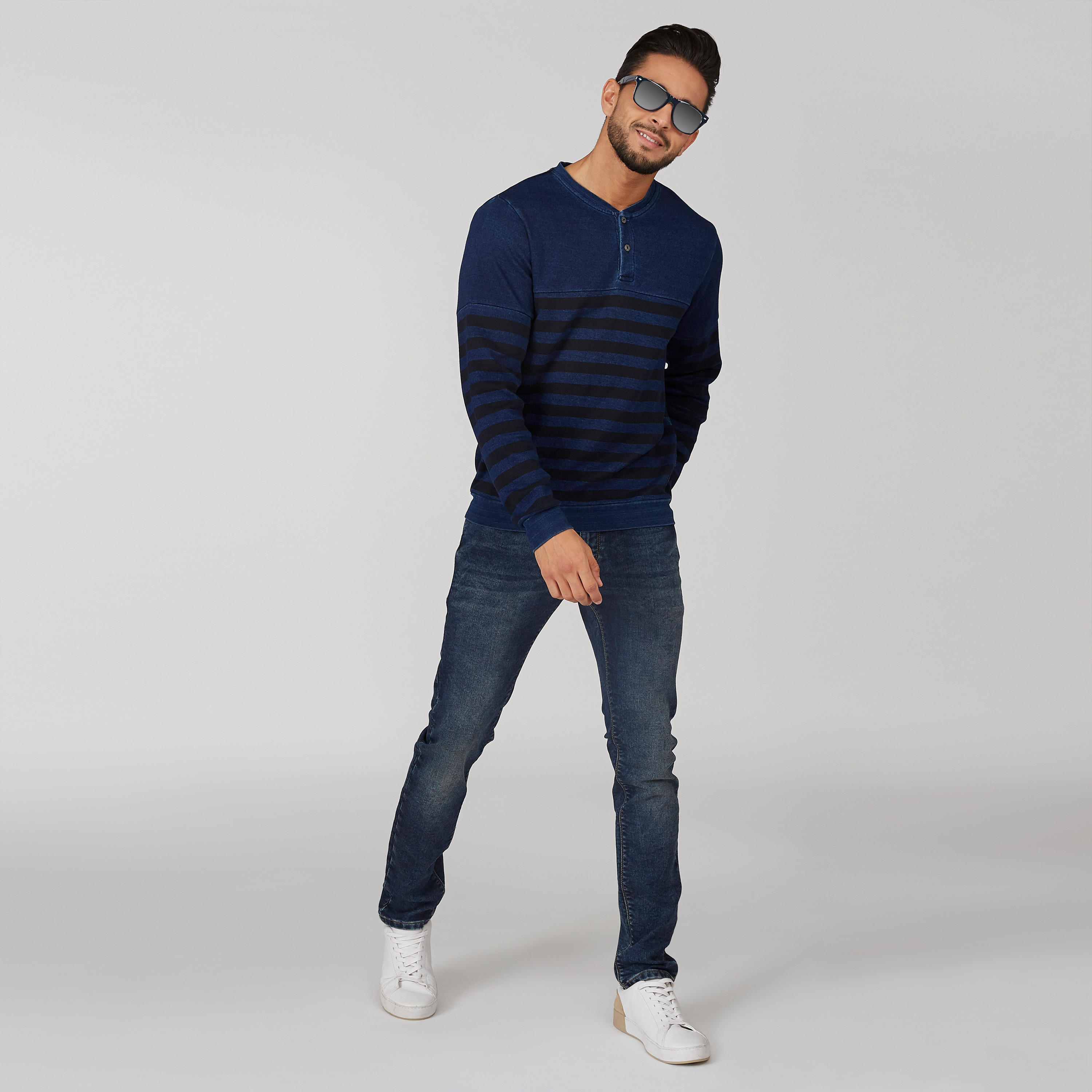 سويت شيرت دينم مقلّم بياقة هينلي وأكمام طويلة-men-winterwear-hoodiesandsweatshirts-image-1
