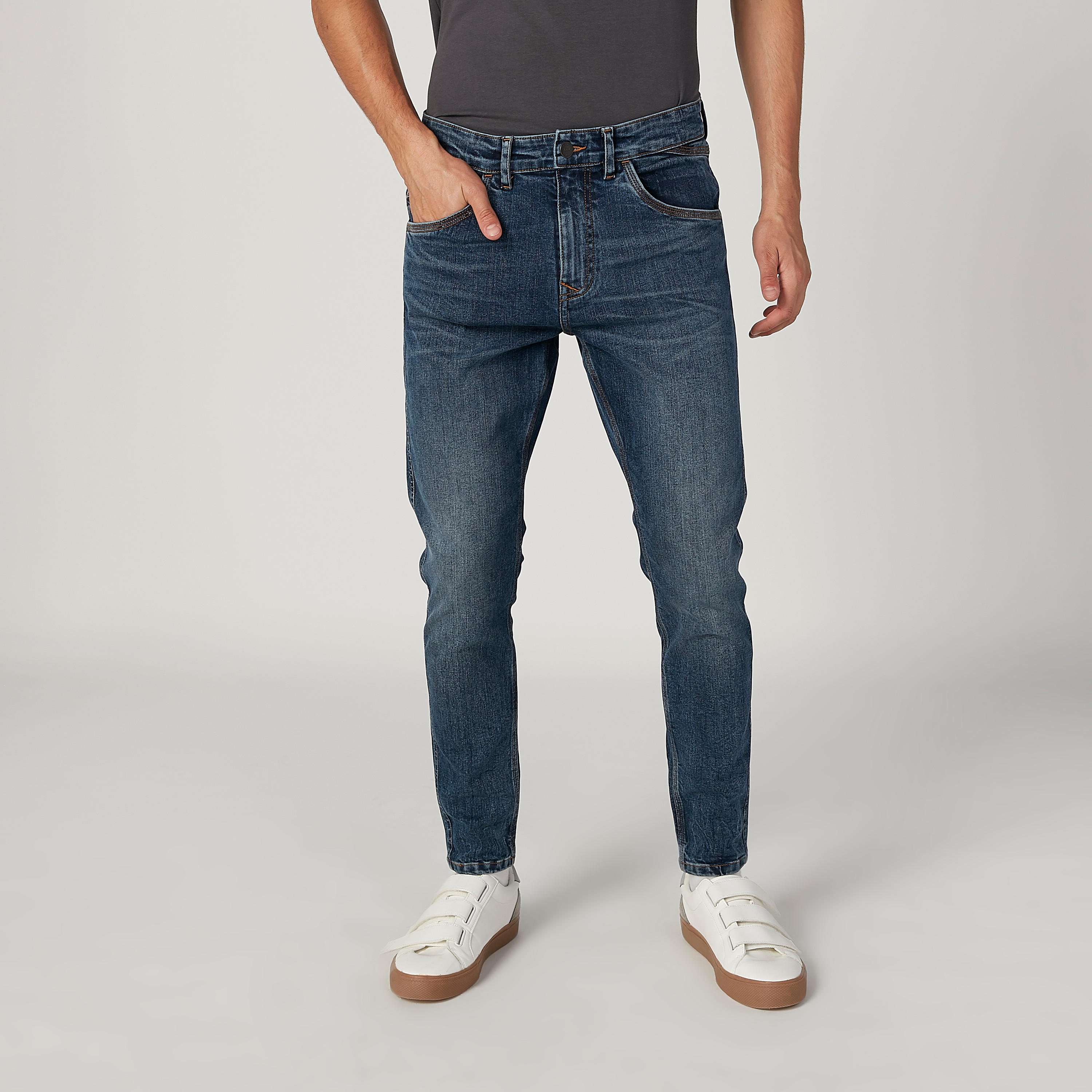 بنطال جينز سادة طويل بجيوب وحلقات للحزام-men-clothing-bottoms-jeans-image-1