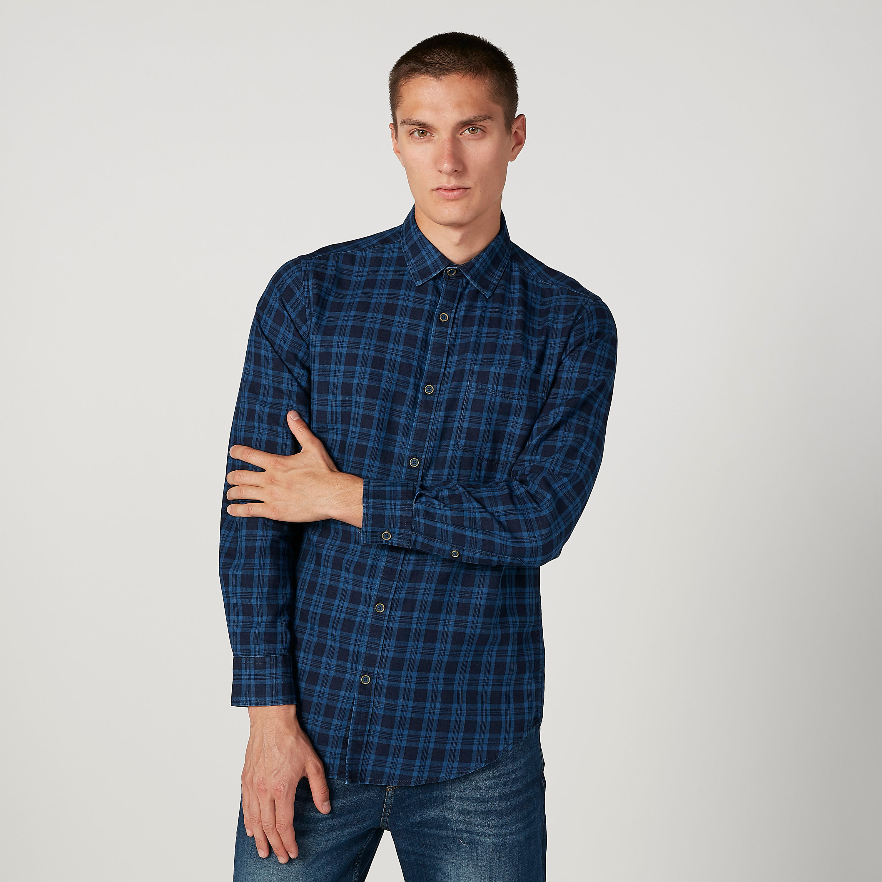 قميص كاروهات بياقة عاديّة وأكمام طويلة-men-clothing-shirts-image-1