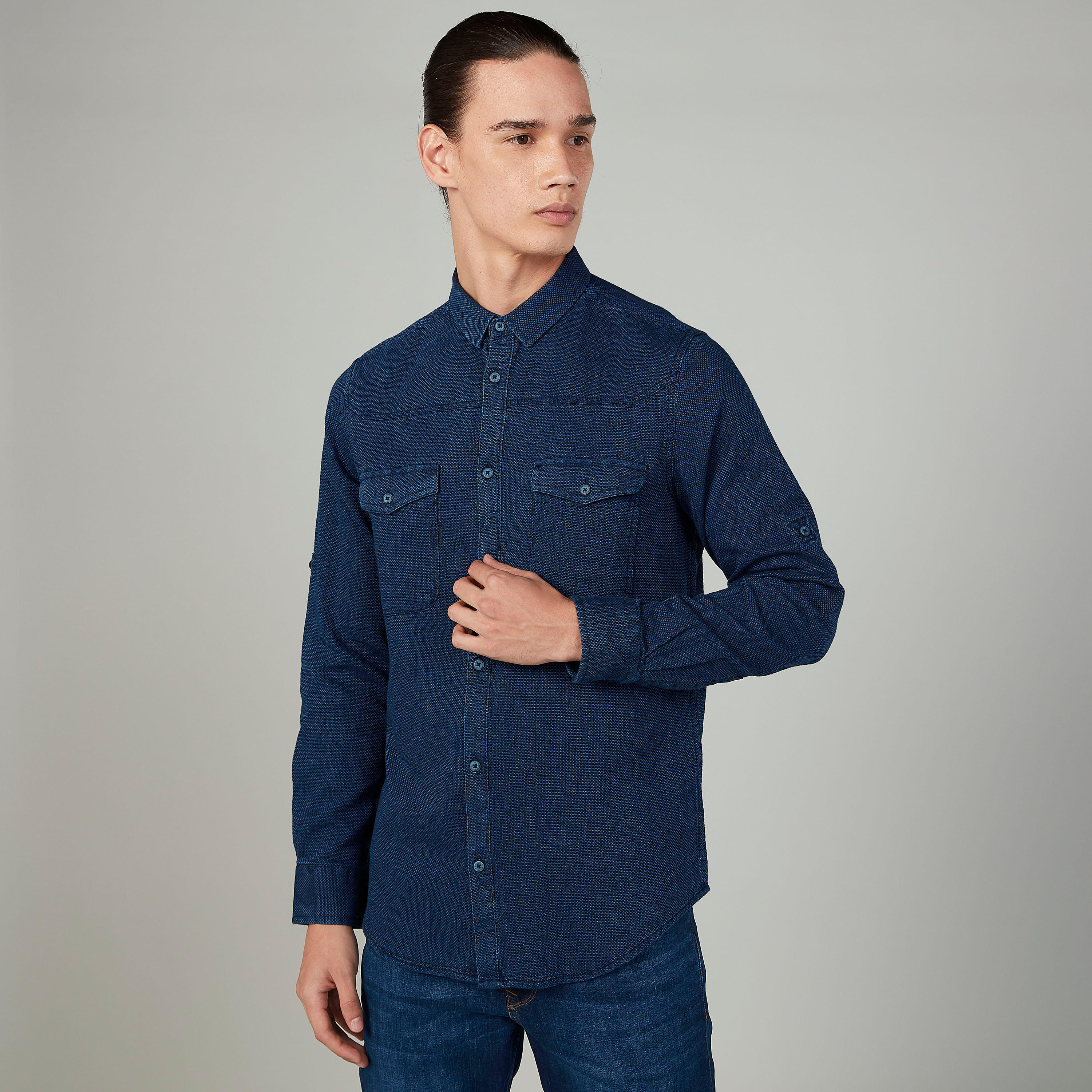 بليزر سليم بارز الملمس بأكمام طويلة وأزرار-men-clothing-shirts-image-1