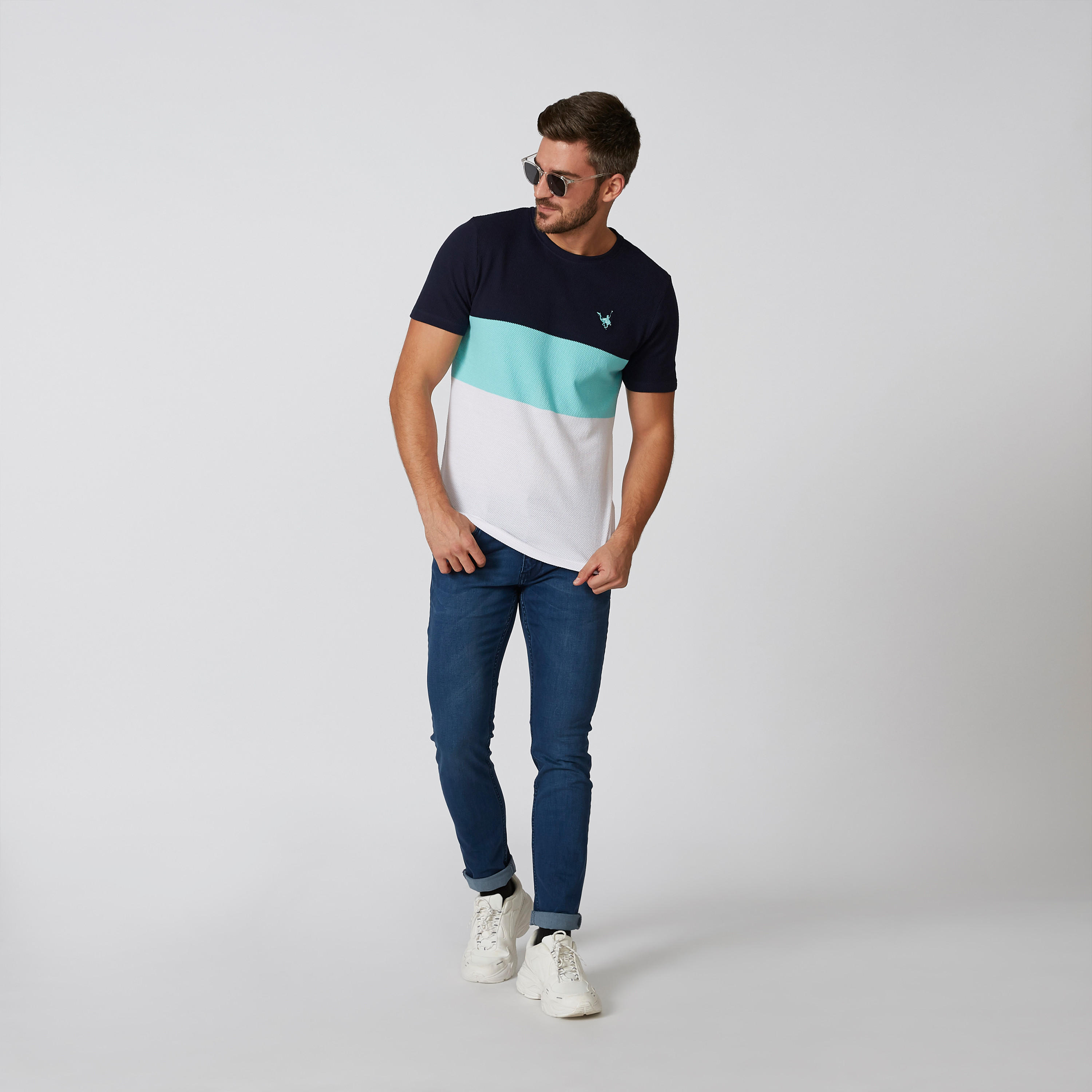 بنطلون جينز مستدام سليم سادة بخصر منخفض وحلقات حزام-men-clothing-bottoms-jeans-image-3