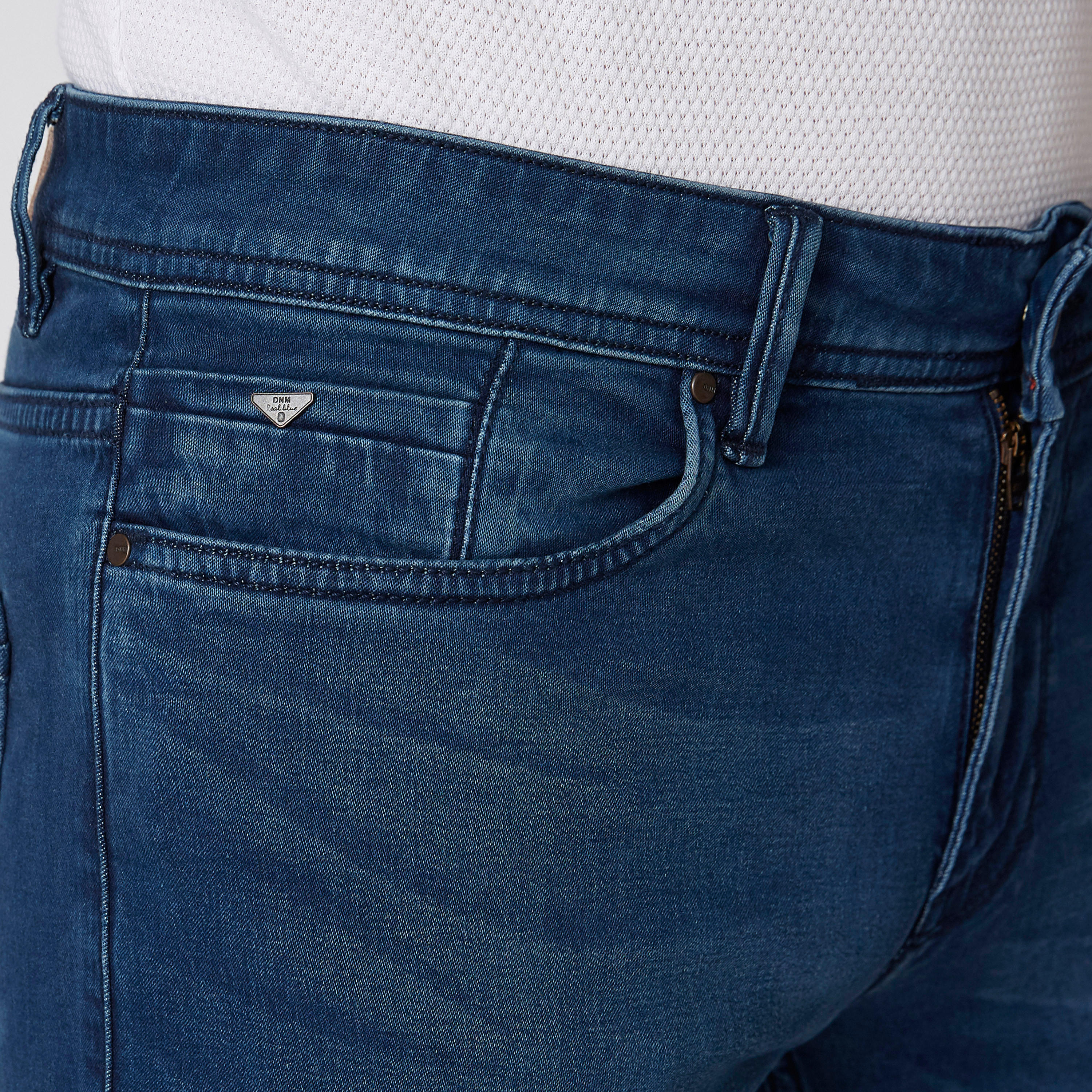 بنطلون جينز مستدام سليم سادة بخصر منخفض وحلقات حزام-men-clothing-bottoms-jeans-image-5