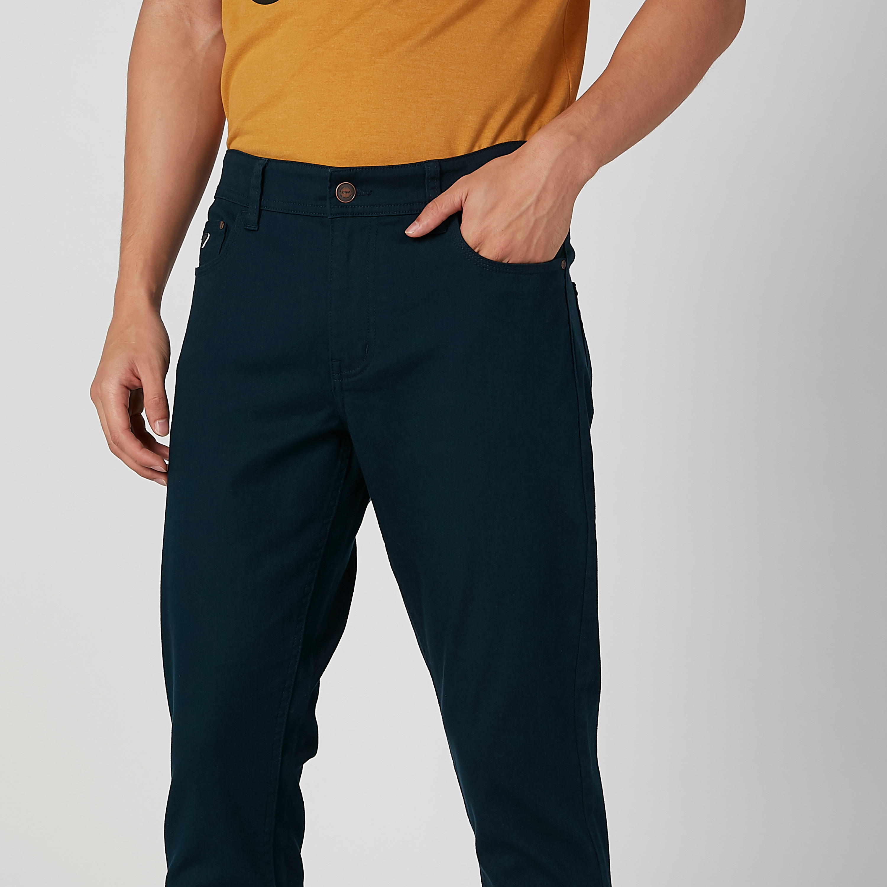 بنطلون جينز سادة بجيوب وحلقات للحزام-men-clothing-bottoms-jeans-image-3