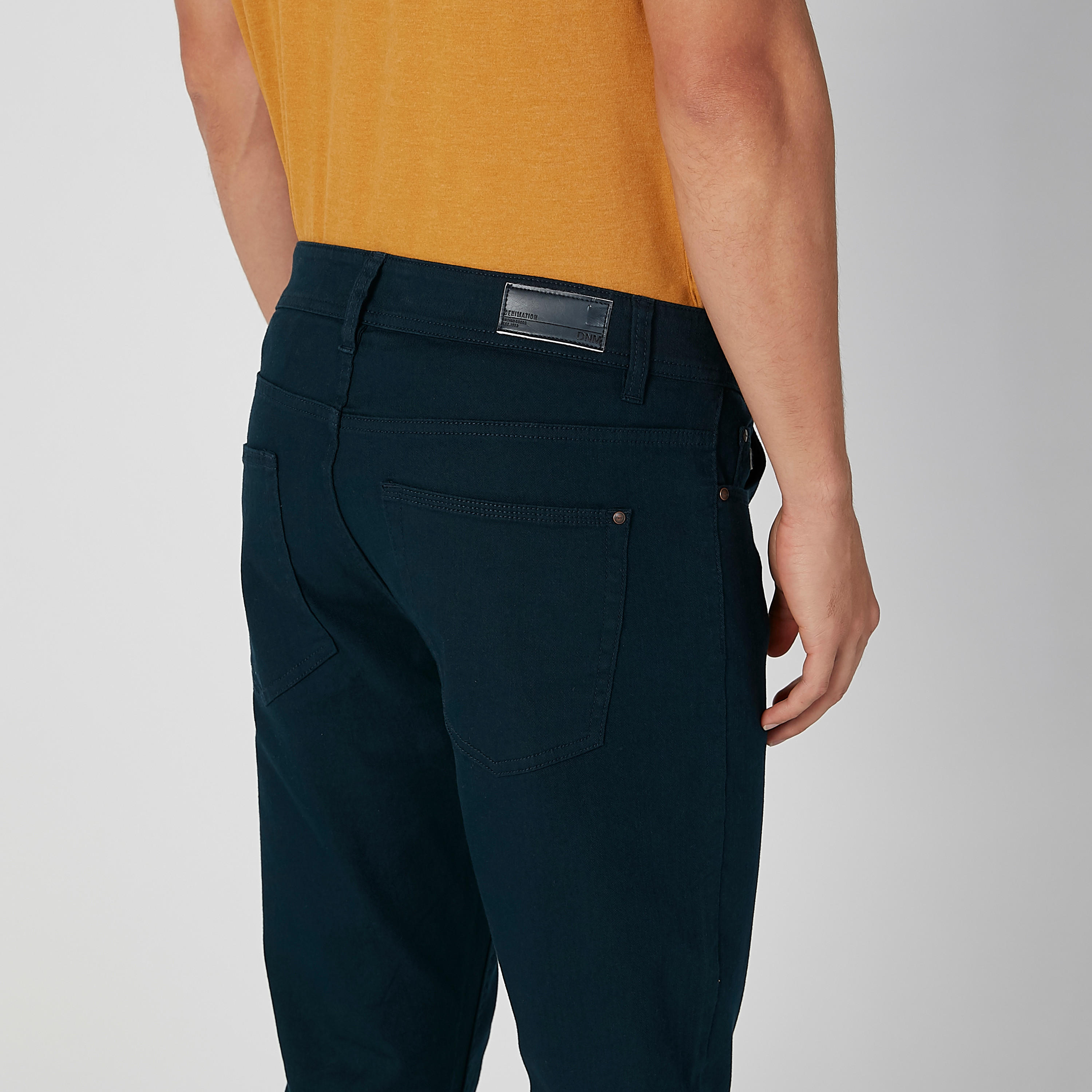 بنطلون جينز سادة بجيوب وحلقات للحزام-men-clothing-bottoms-jeans-image-5