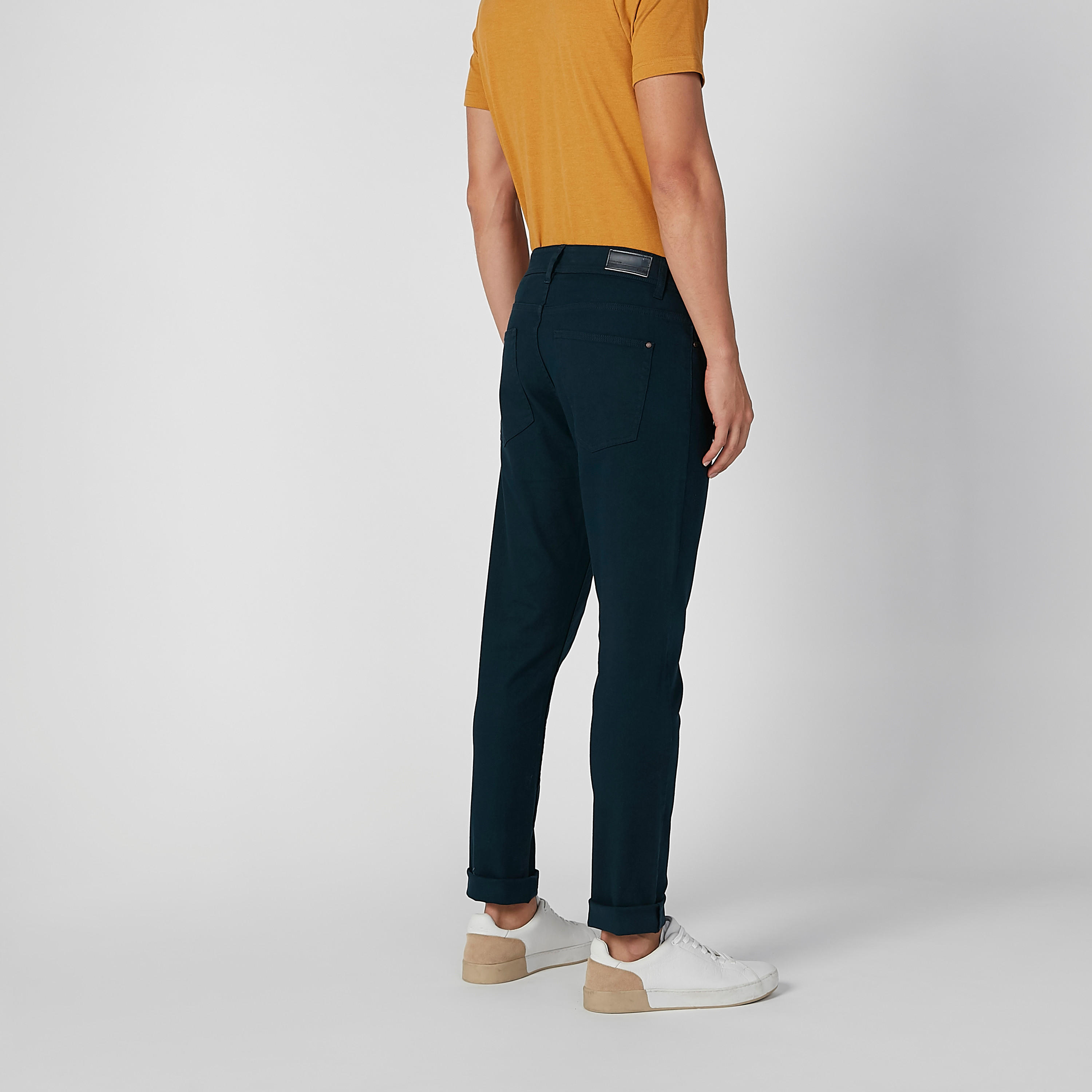 بنطلون جينز سادة بجيوب وحلقات للحزام-men-clothing-bottoms-jeans-image-6