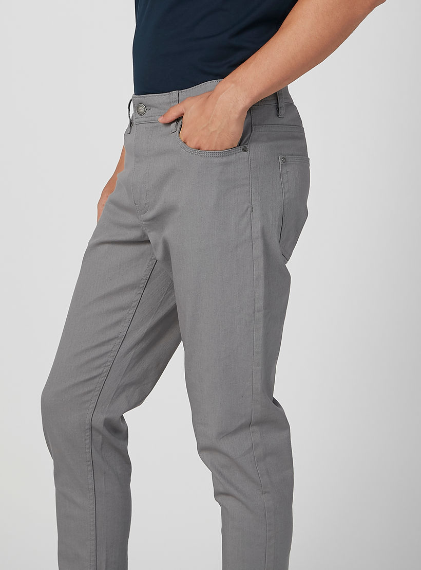 بنطلون جينز سادة بجيوب وحلقات للحزام-men-clothing-bottoms-jeans-image-3