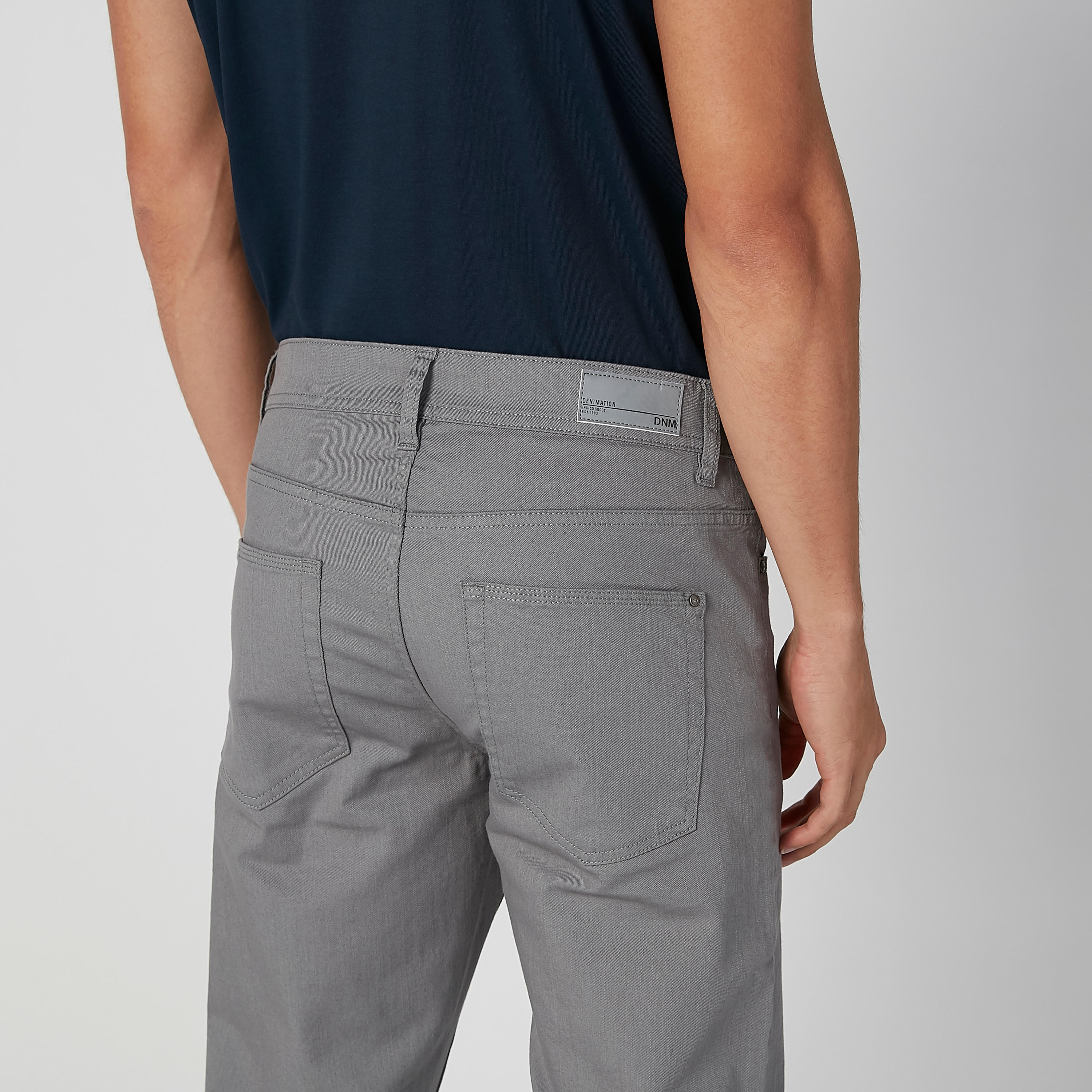 بنطلون جينز سادة بجيوب وحلقات للحزام-men-clothing-bottoms-jeans-image-5