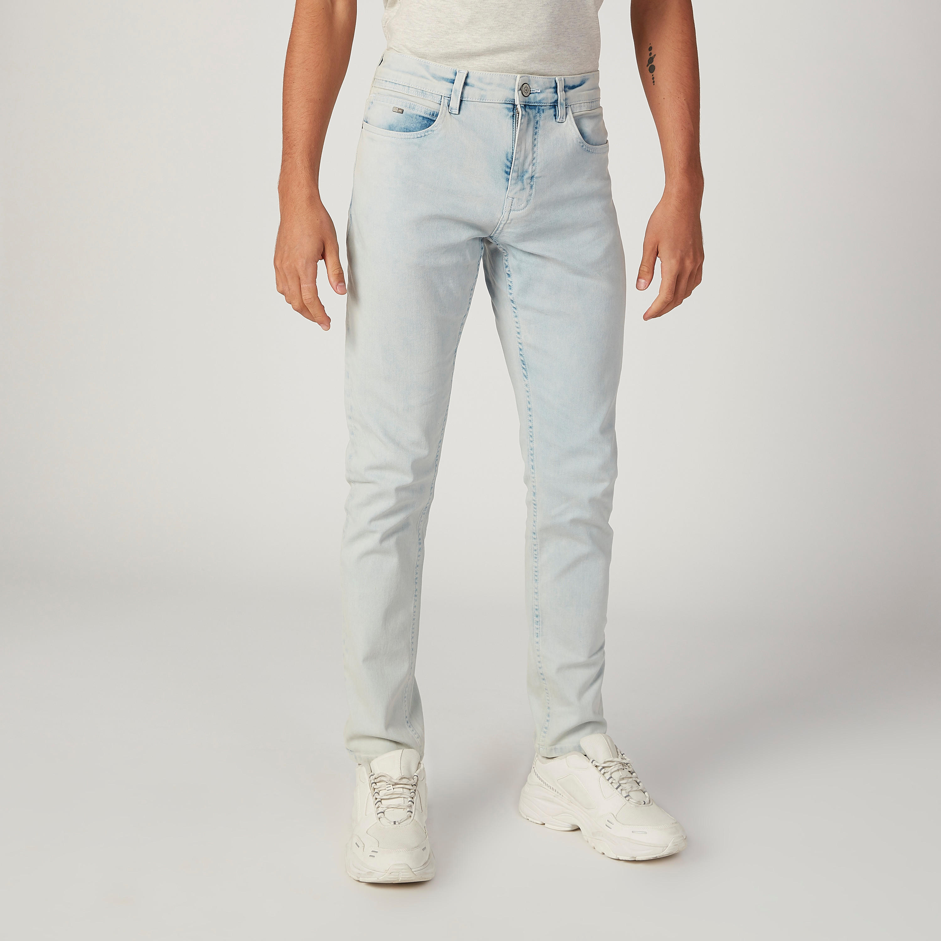 بنطال جينز سادة بجيوب وحلقات للحزام-men-clothing-bottoms-jeans-image-1