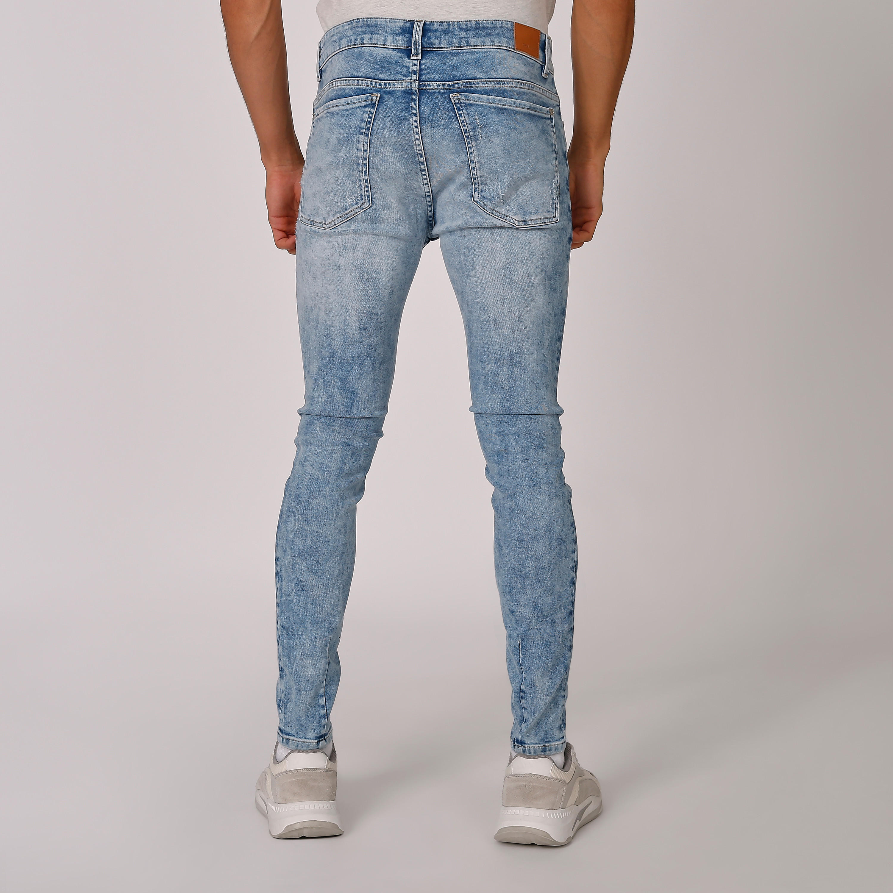 بنطلون جينز مستدام مضلّع بجيوب -men-clothing-bottoms-jeans-image-2