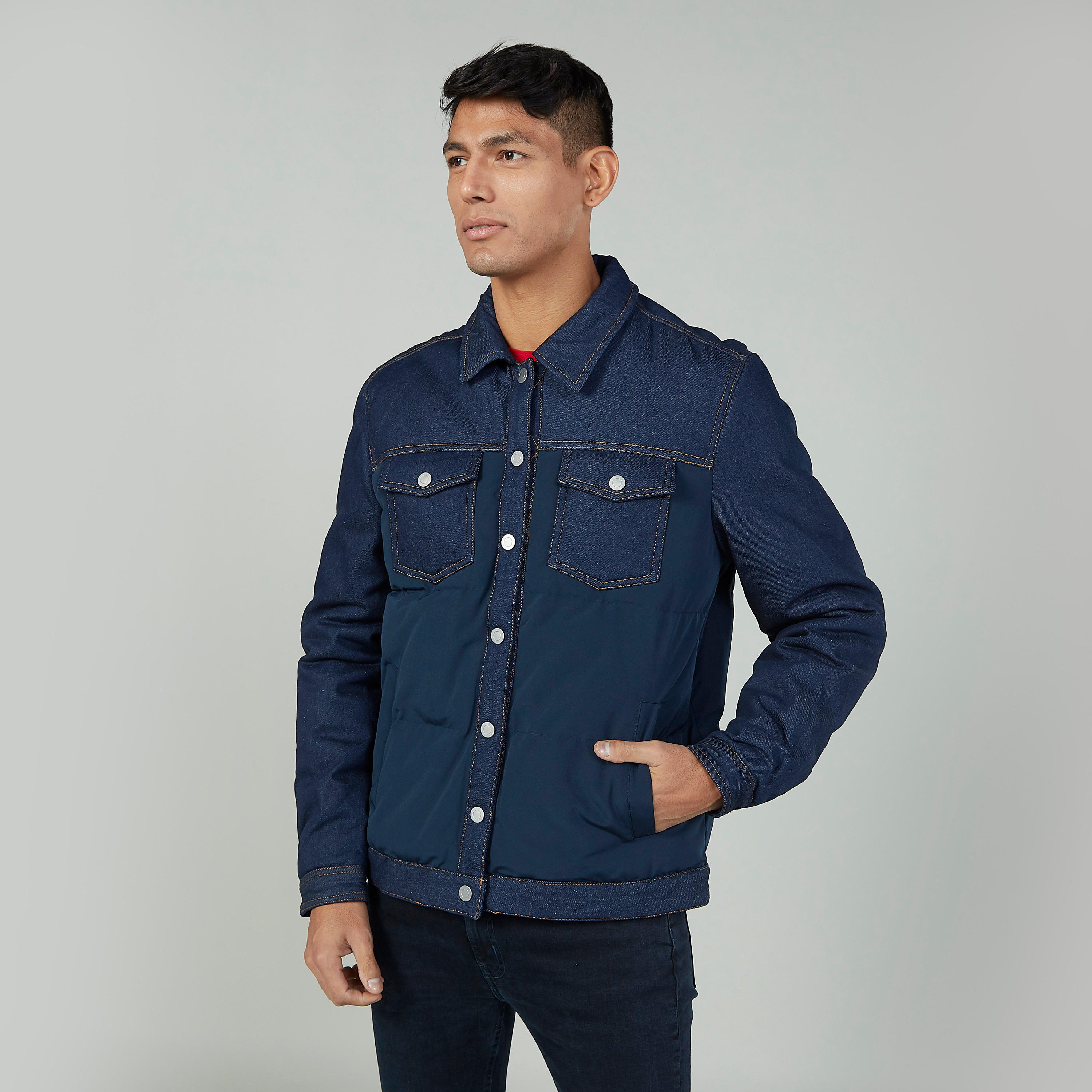 جاكيت دينم بارز الملمس بأكمام طويلة وجيوب بطيّة-men-clothing-jacketsandblazers-jackets-image-4