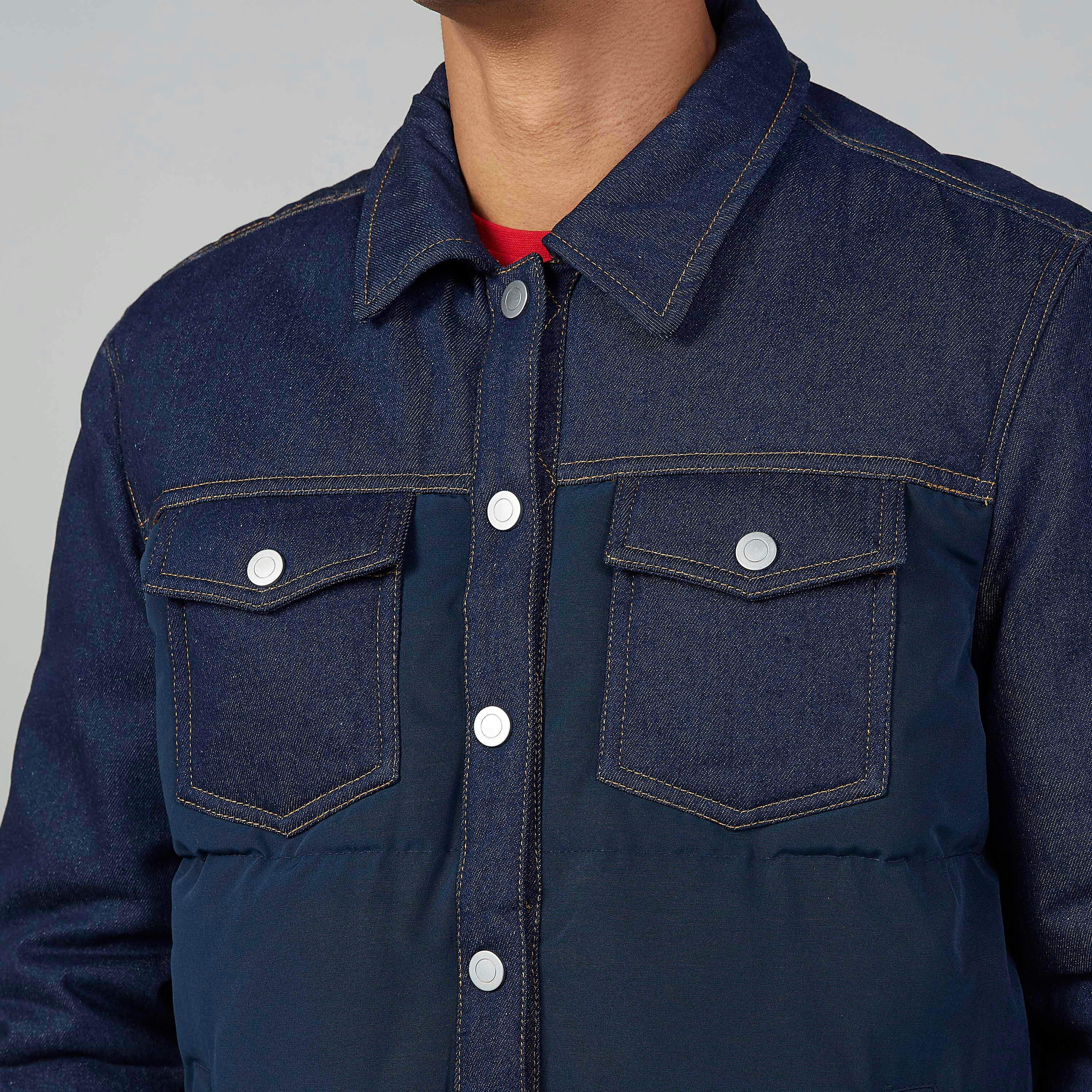 جاكيت دينم بارز الملمس بأكمام طويلة وجيوب بطيّة-men-clothing-jacketsandblazers-jackets-image-2