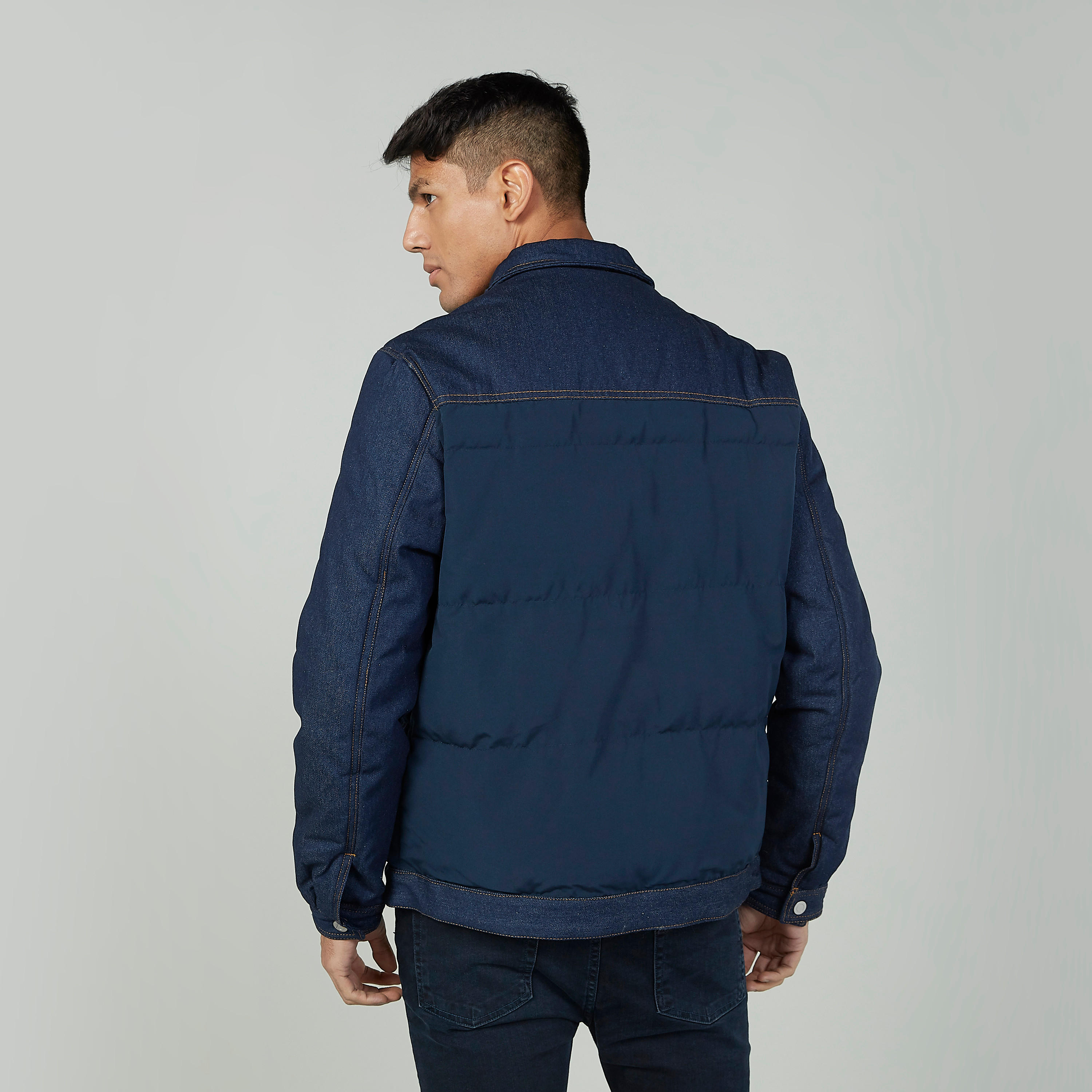 جاكيت دينم بارز الملمس بأكمام طويلة وجيوب بطيّة-men-clothing-jacketsandblazers-jackets-image-1