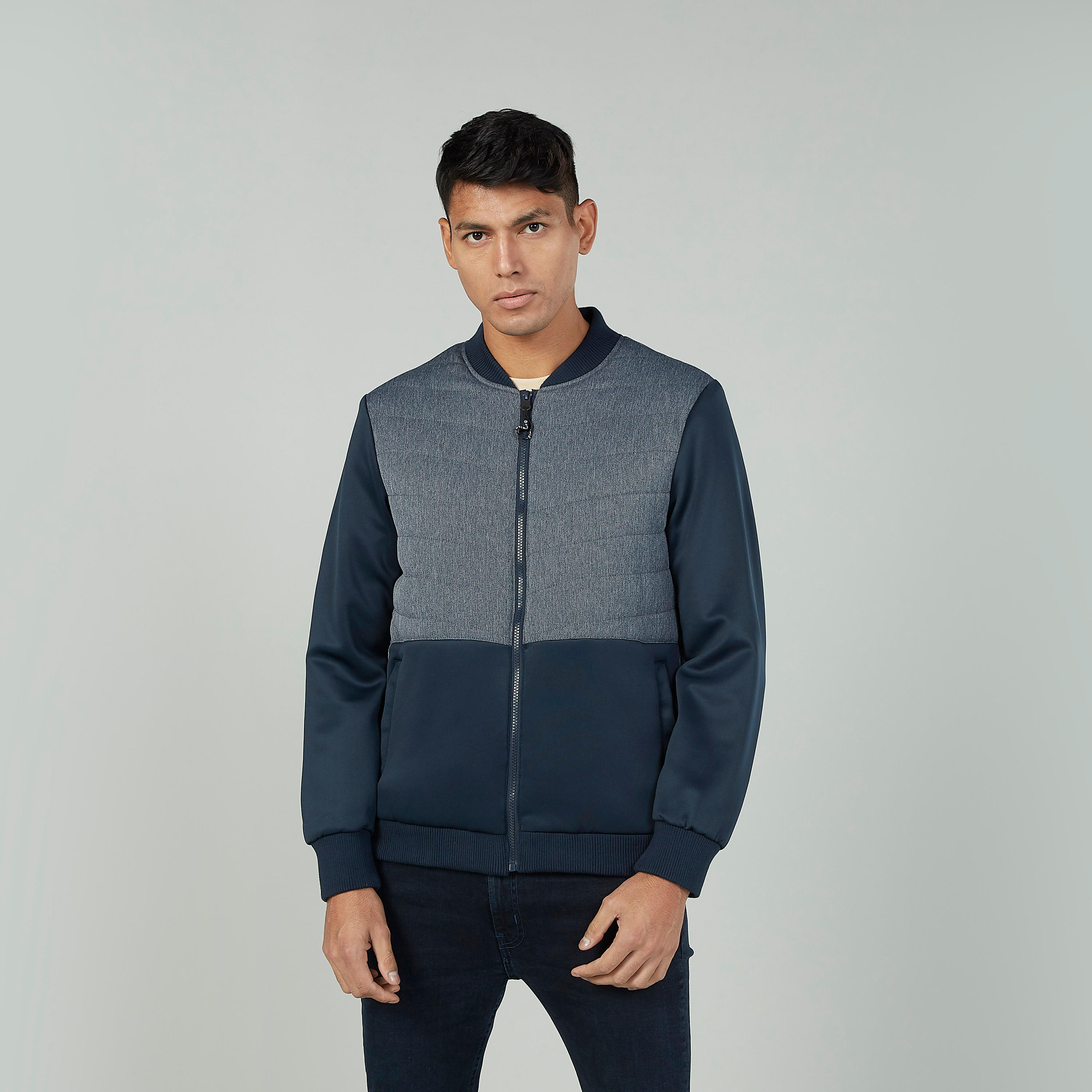 جاكيت بومبر بارز الملمس بأكمام طويلة وجيوب-men-clothing-jacketsandblazers-jackets-image-1