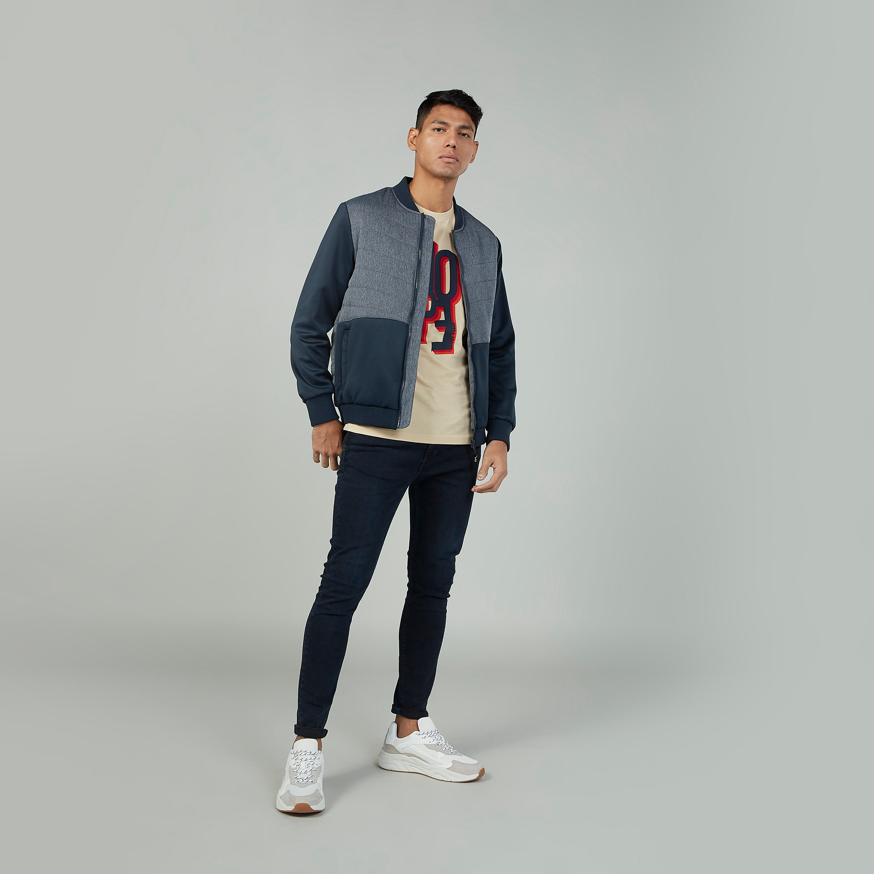 جاكيت بومبر بارز الملمس بأكمام طويلة وجيوب-men-clothing-jacketsandblazers-jackets-image-2