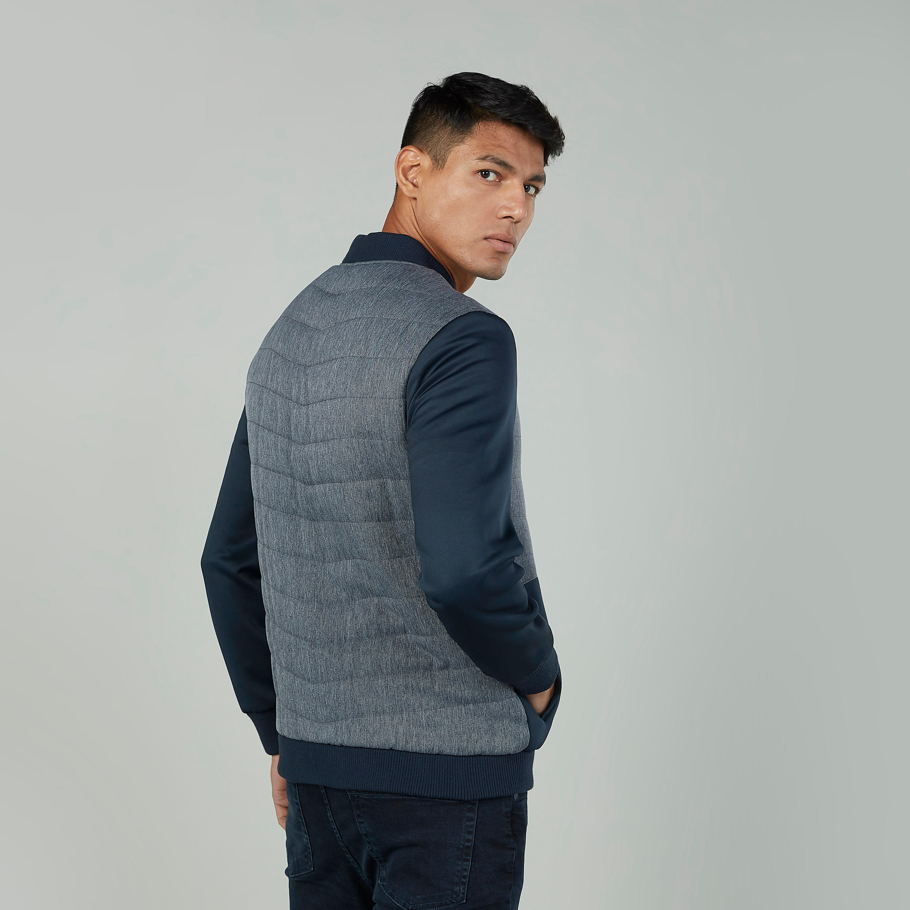 جاكيت بومبر بارز الملمس بأكمام طويلة وجيوب-men-clothing-jacketsandblazers-jackets-image-4
