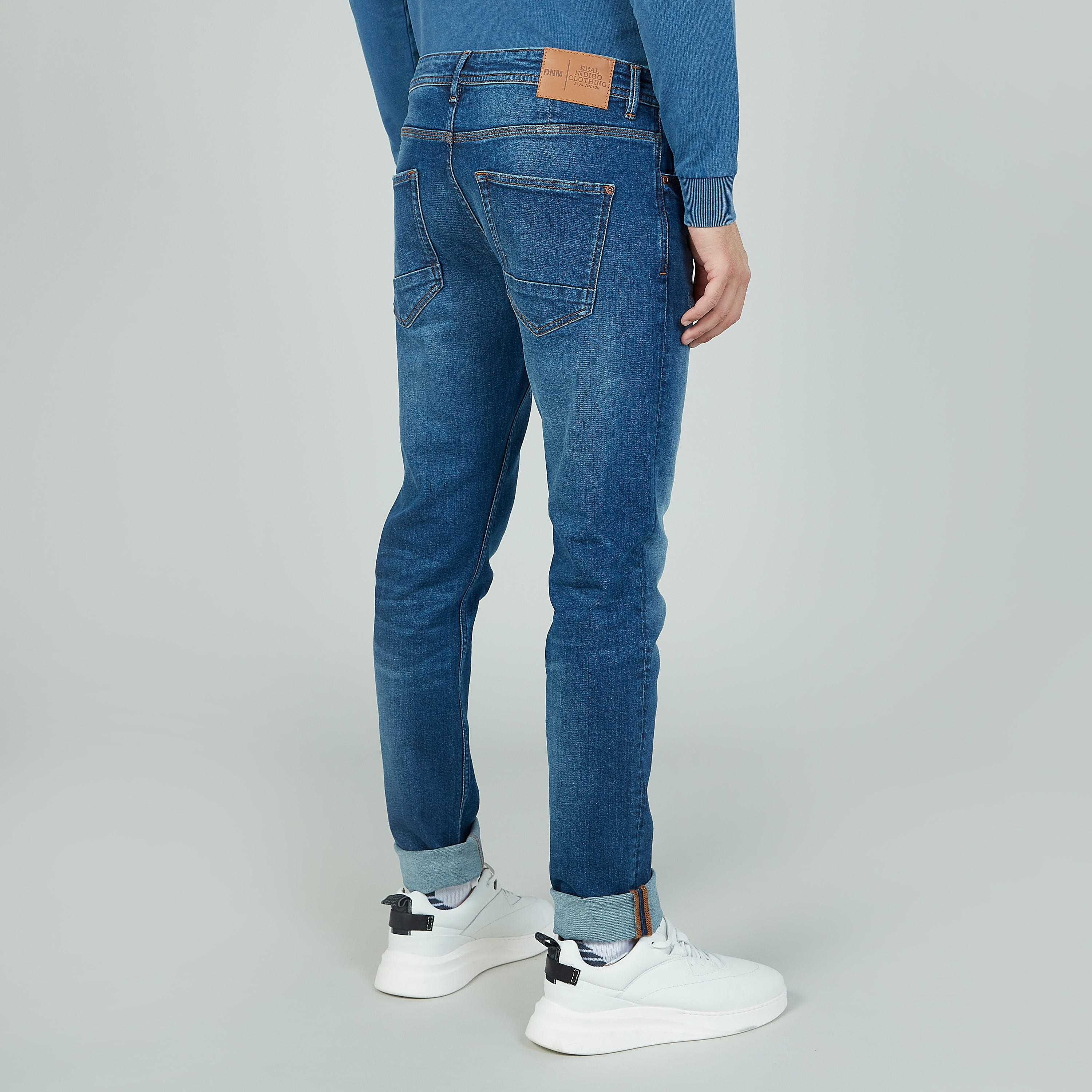 بنطلون جينز طويل بارز الملمس بجيوب وحلقات للحزام-men-clothing-bottoms-jeans-image-6
