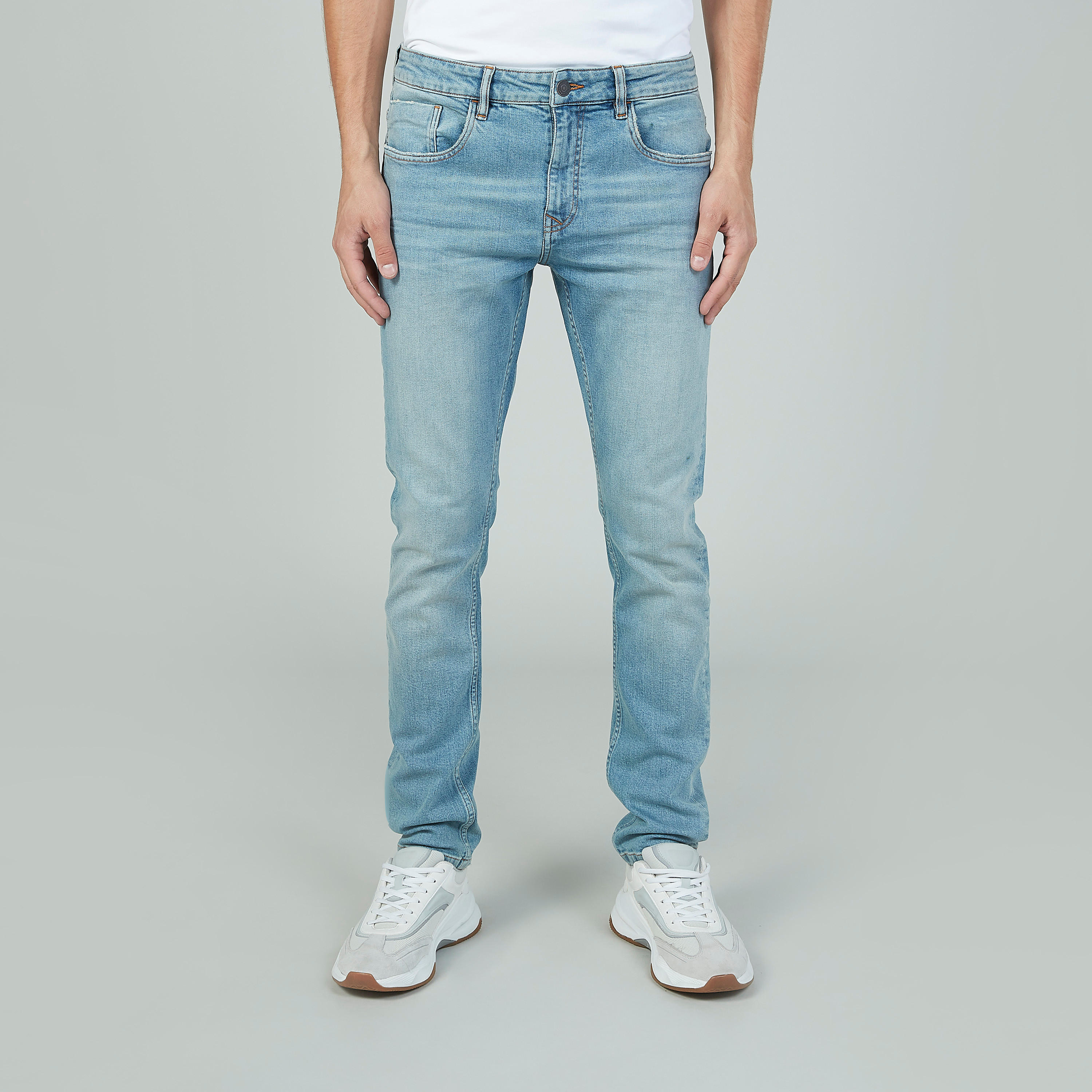 بنطلون جينز طويل بتفاصيل جيوب وحلقات للحزام-men-clothing-bottoms-jeans-image-1
