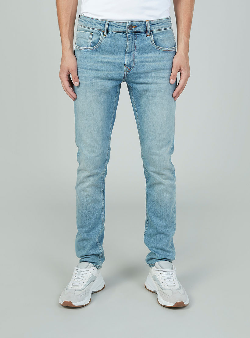 بنطلون جينز طويل بتفاصيل جيوب وحلقات للحزام-men-clothing-bottoms-jeans-image-1