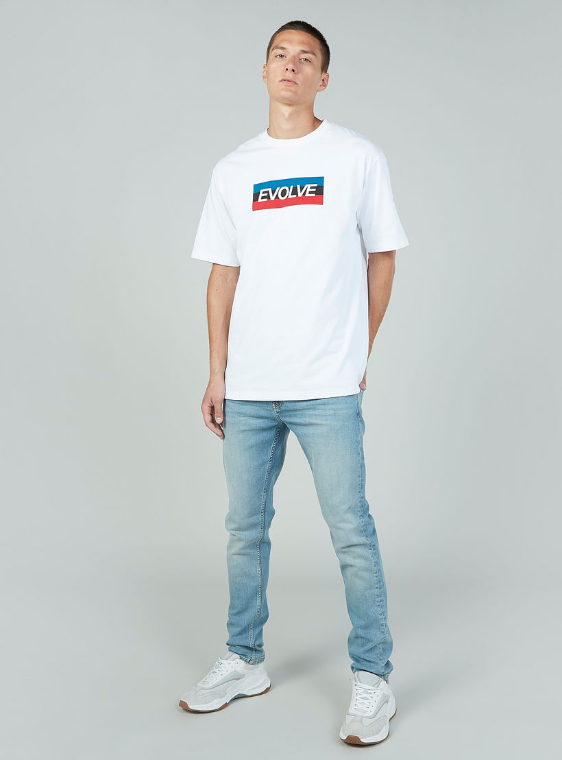 بنطلون جينز طويل بتفاصيل جيوب وحلقات للحزام-men-clothing-bottoms-jeans-image-2