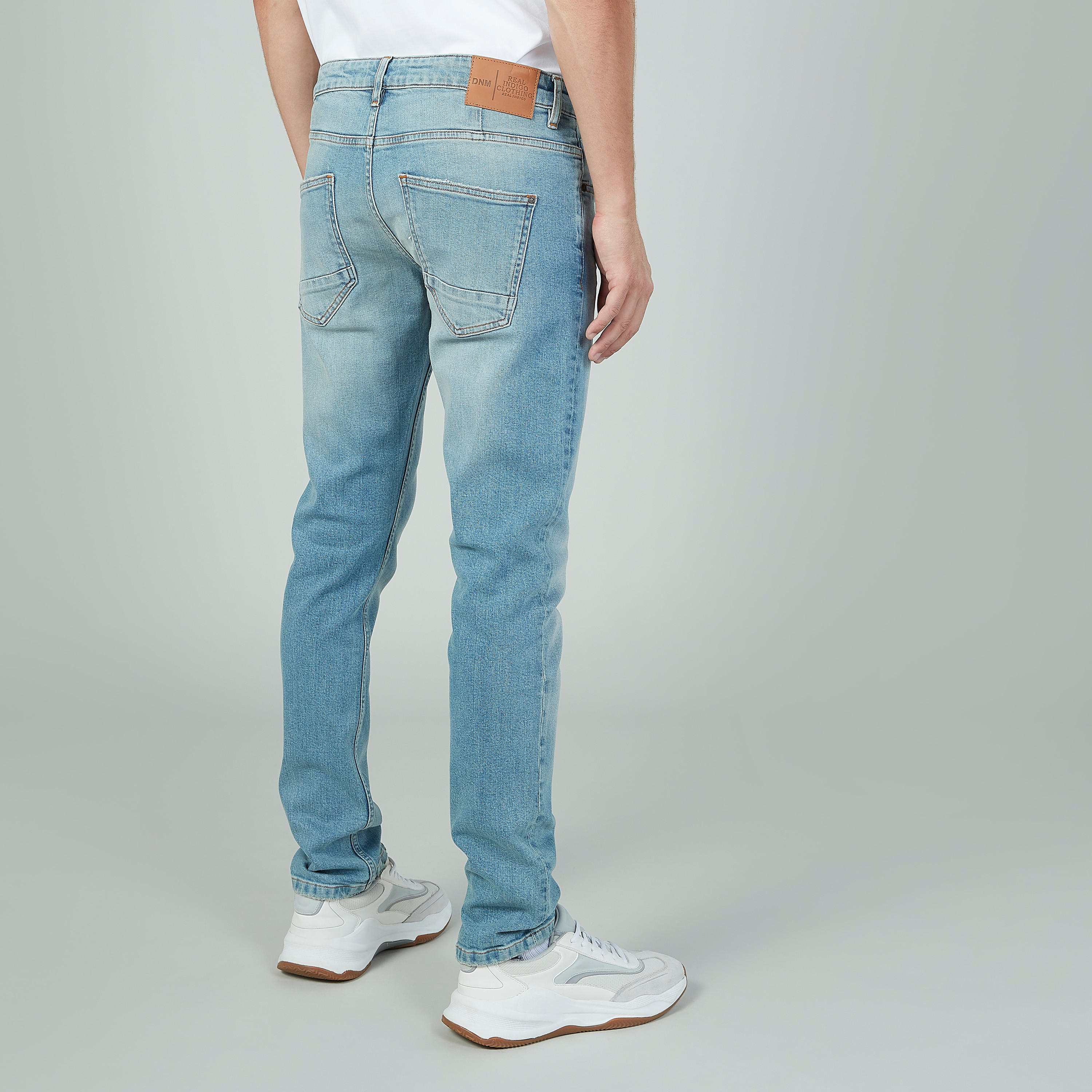 بنطلون جينز طويل بتفاصيل جيوب وحلقات للحزام-men-clothing-bottoms-jeans-image-4