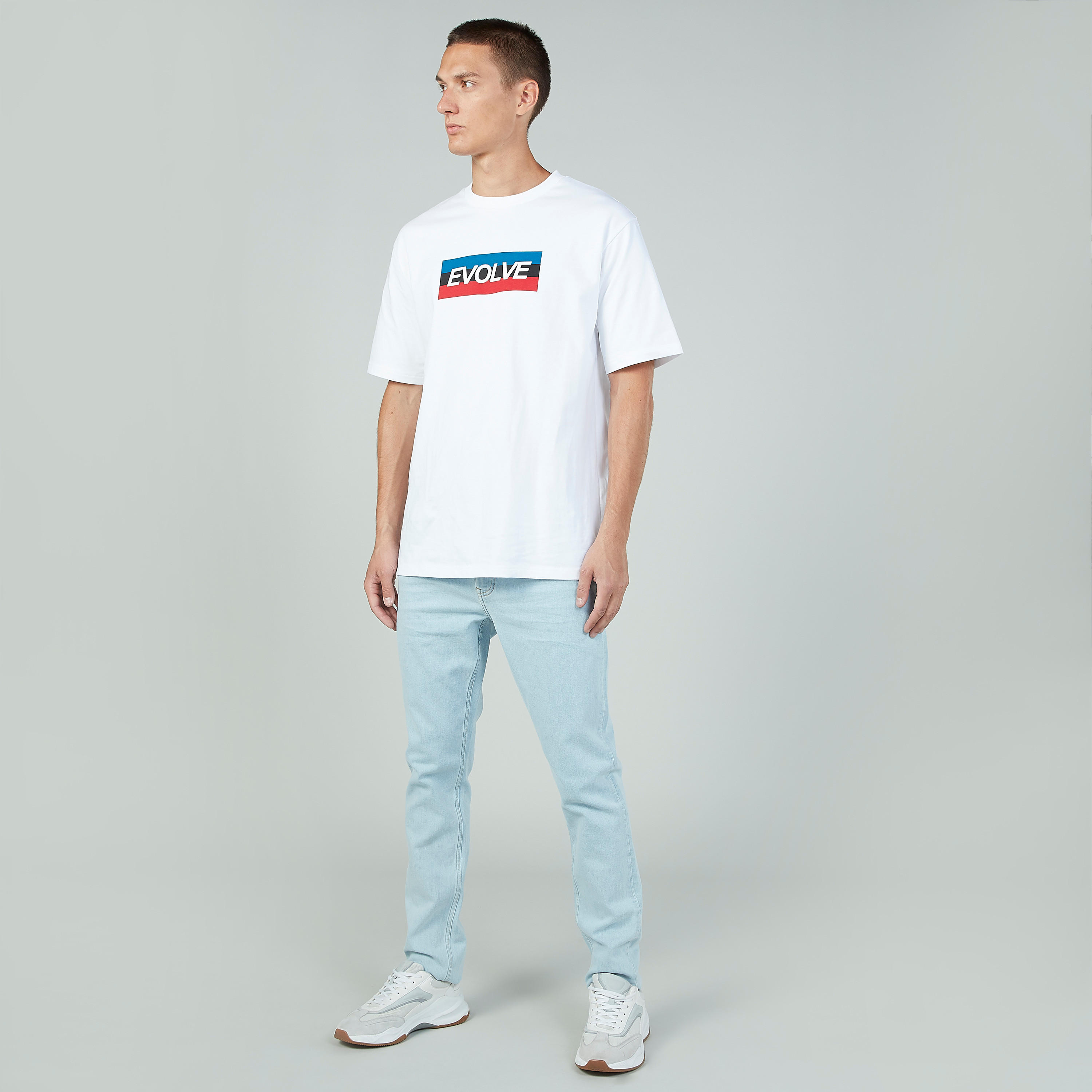 بنطلون جينز طويل بتفاصيل جيوب وحلقات للحزام-men-clothing-bottoms-jeans-image-2