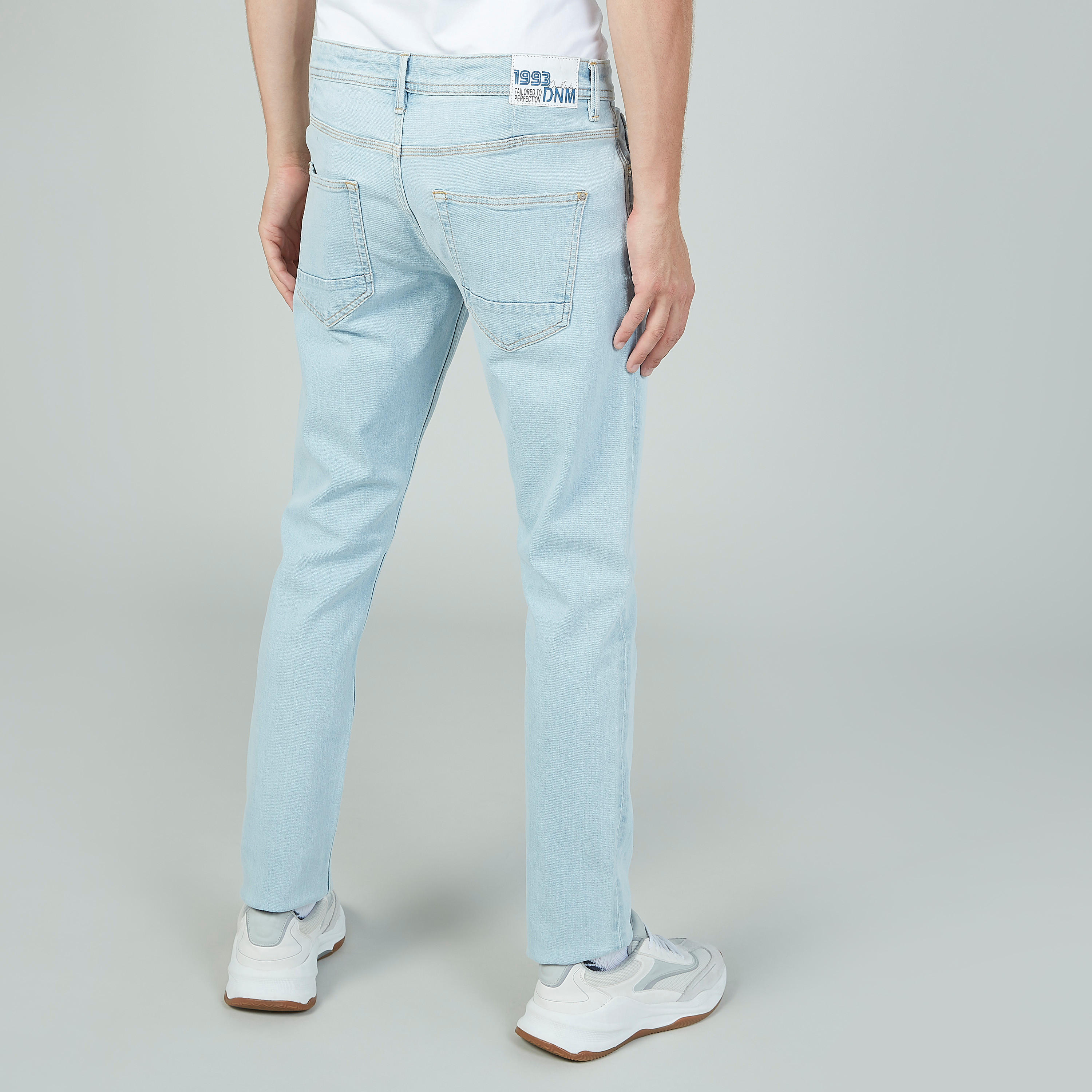 بنطلون جينز طويل بتفاصيل جيوب وحلقات للحزام-men-clothing-bottoms-jeans-image-4