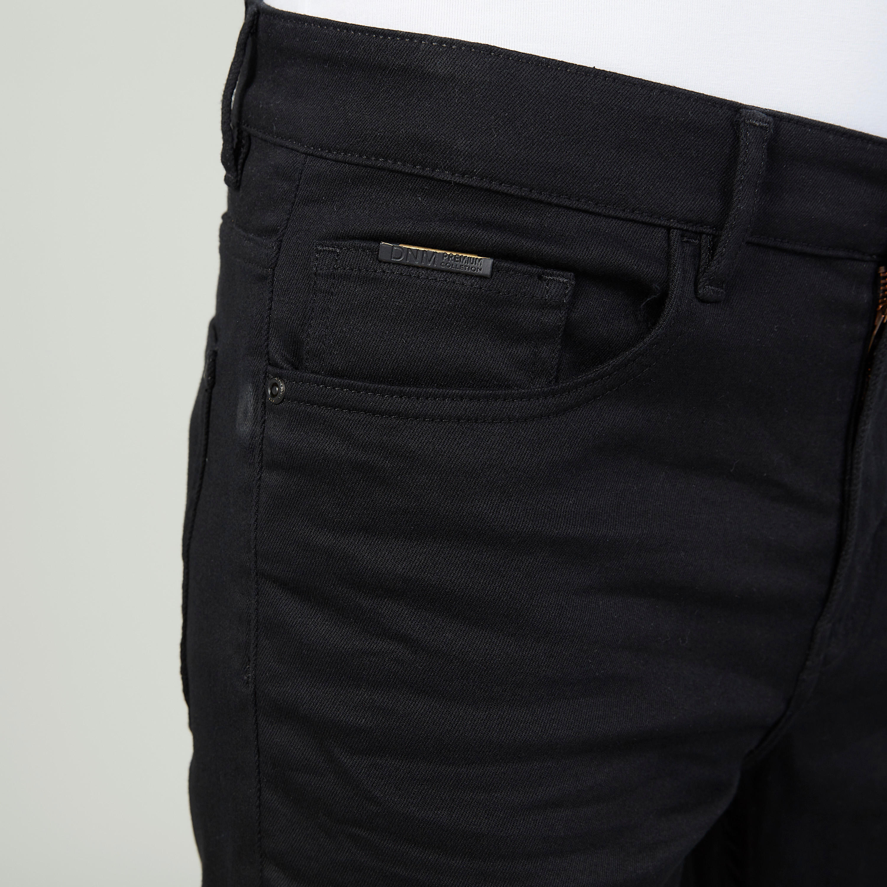 بنطلون جينز طويل بتفاصيل جيوب وحلقات للحزام-men-clothing-bottoms-jeans-image-3