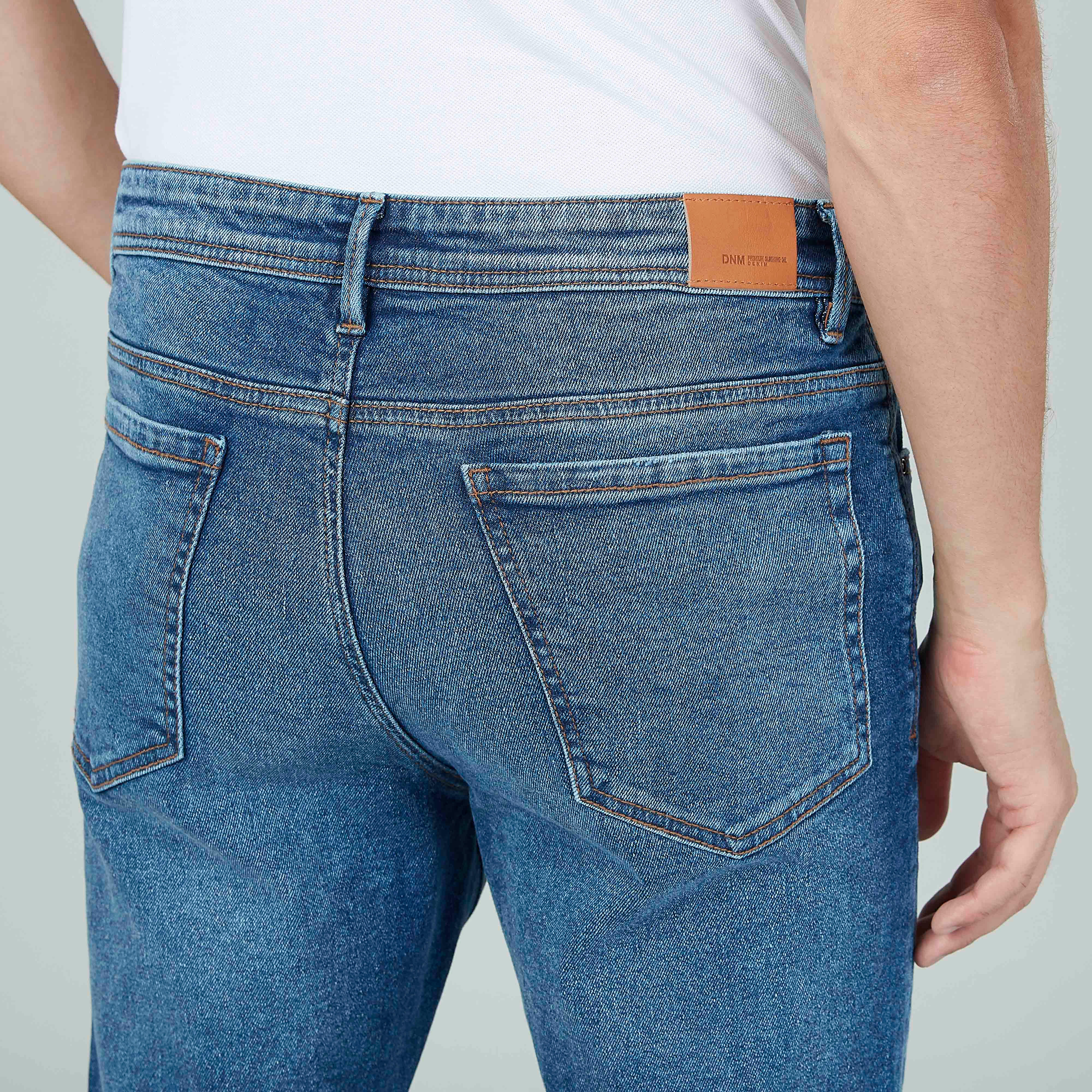 بنطلون جينز طويل بارز الملمس بجيوب وحلقات للحزام-men-clothing-bottoms-jeans-image-5