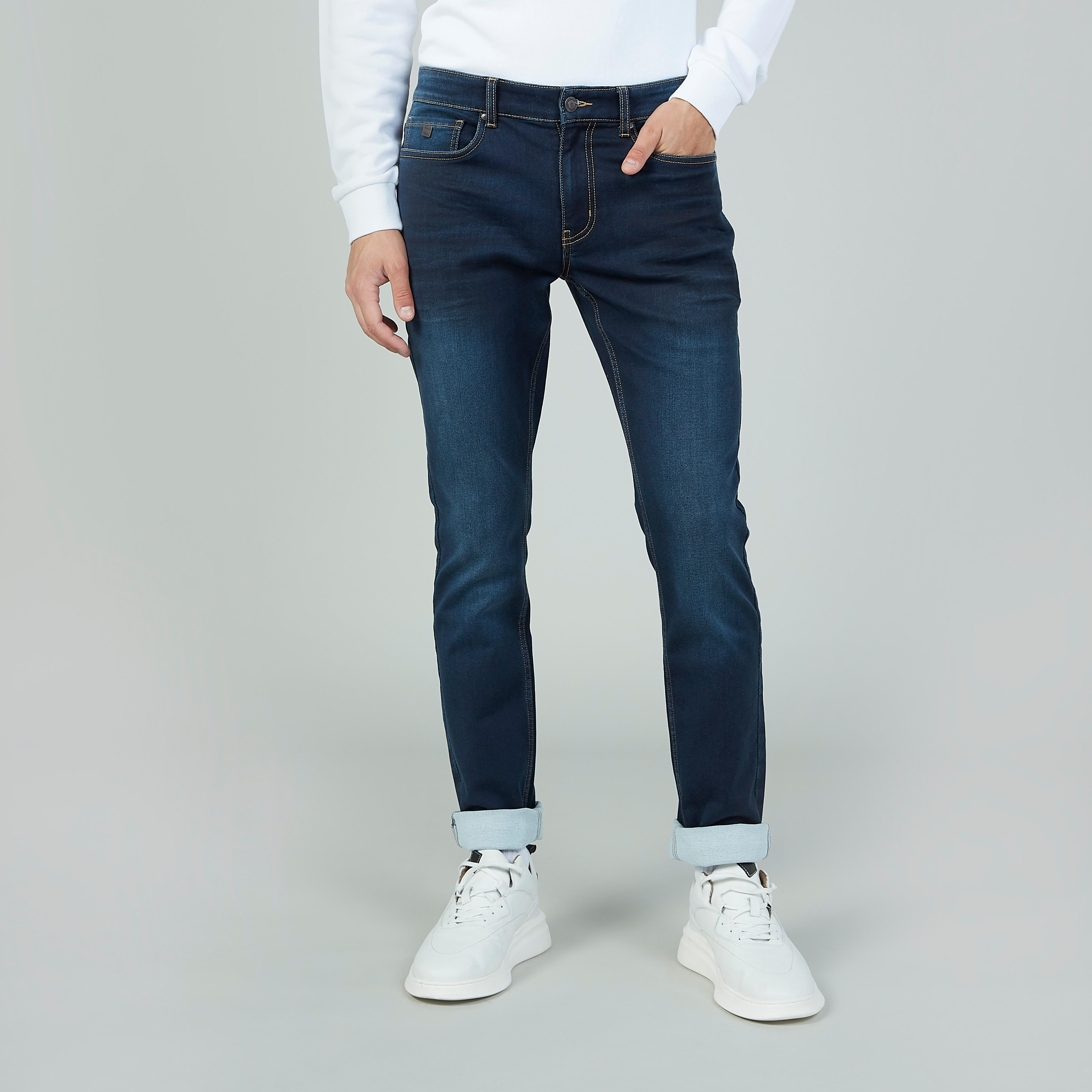 بنطلون جينز طويل بتفاصيل جيوب وحلقات للحزام-men-clothing-bottoms-jeans-image-1
