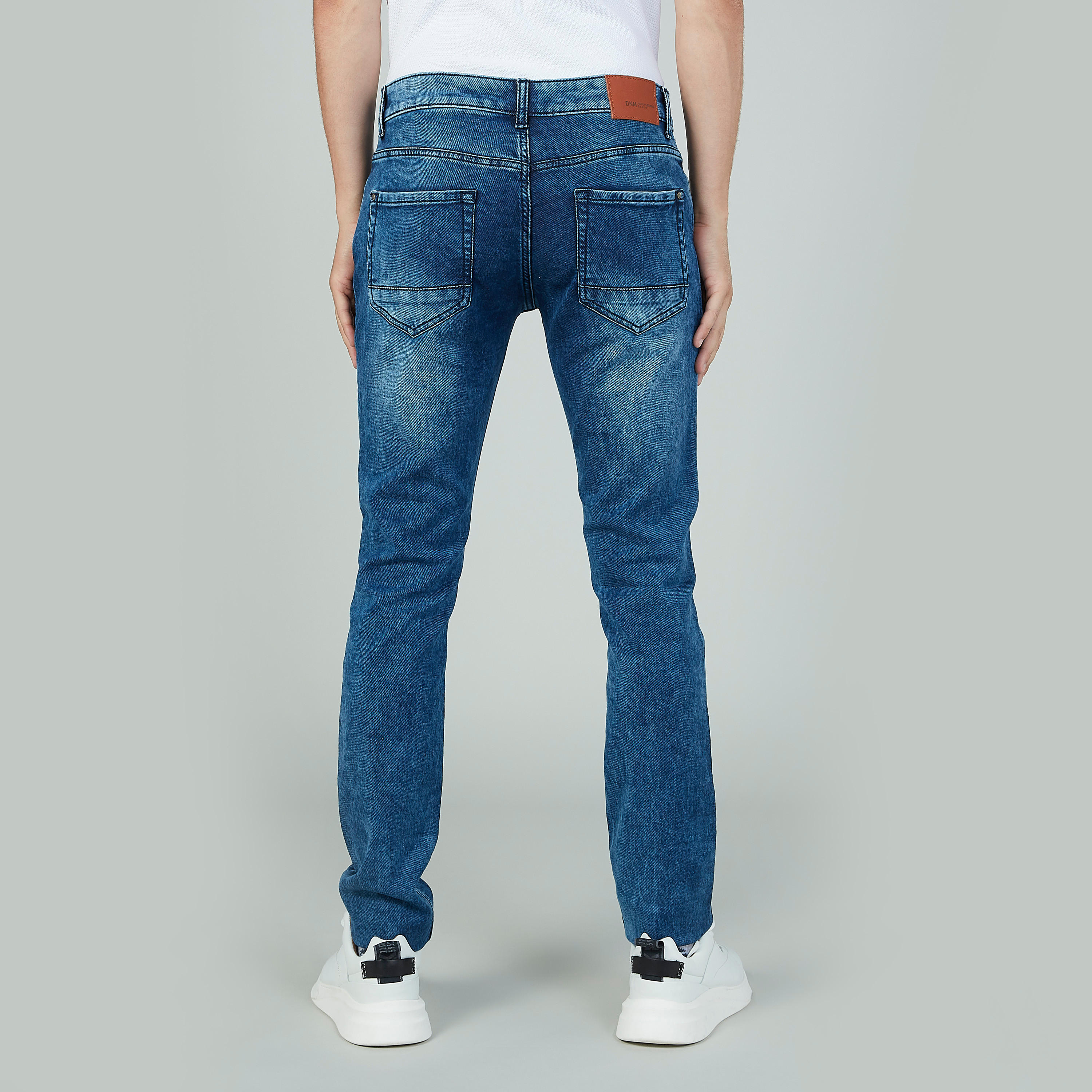 بنطلون جينز طويل بارز الملمس بجيوب وحلقات للحزام-men-clothing-bottoms-jeans-image-5