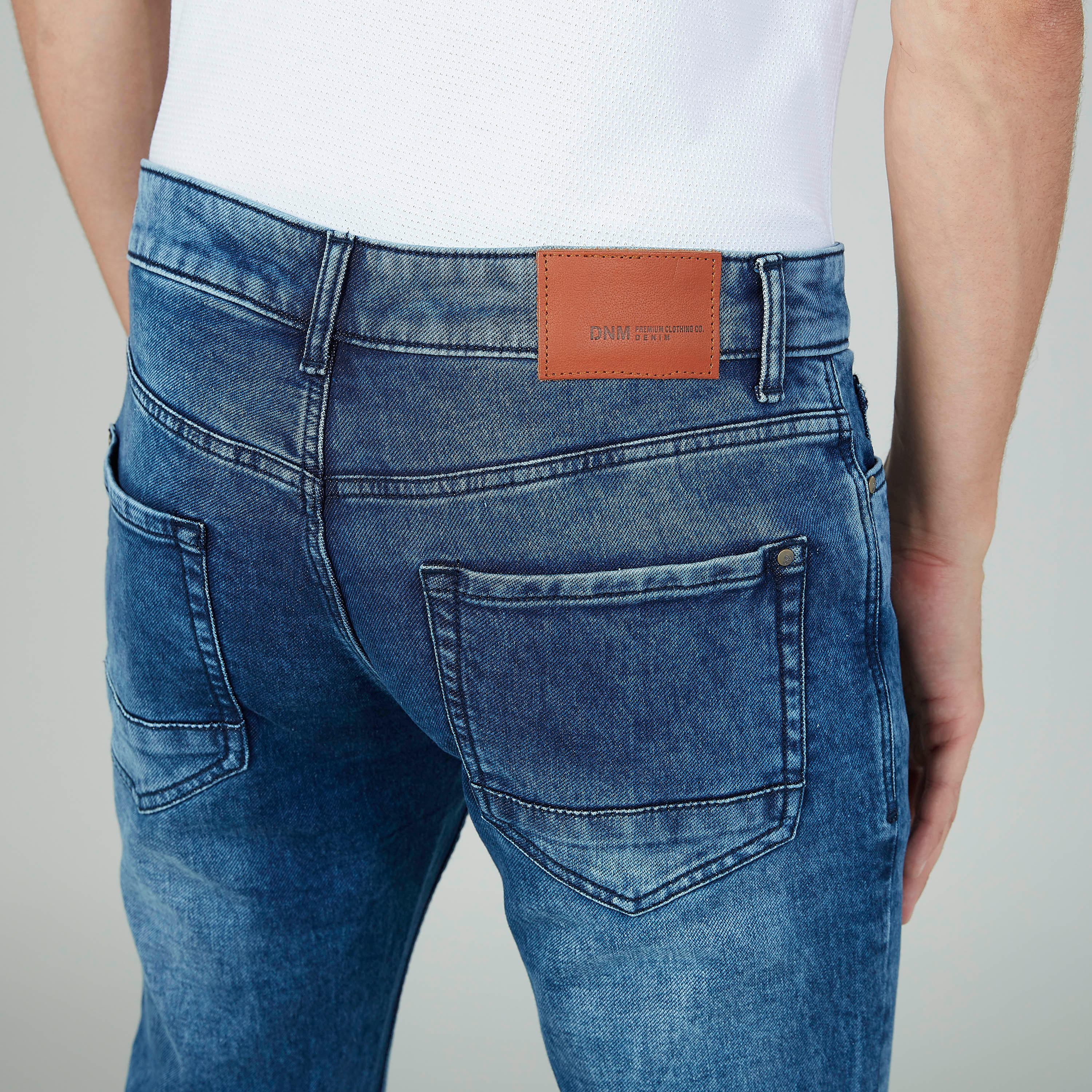 بنطلون جينز طويل بارز الملمس بجيوب وحلقات للحزام-men-clothing-bottoms-jeans-image-6