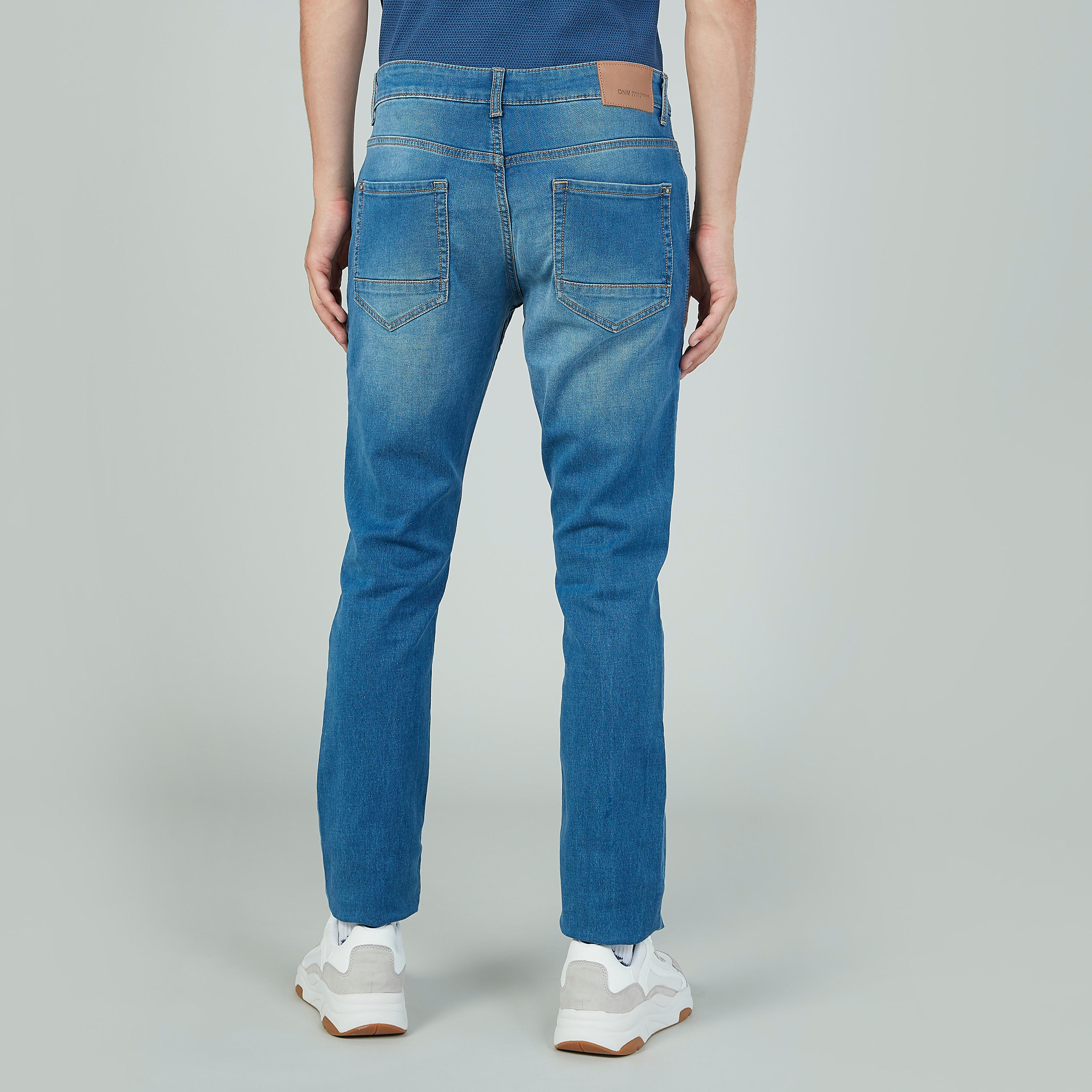 بنطلون جينز طويل بتفاصيل جيوب وحلقات للحزام-men-clothing-bottoms-jeans-image-6