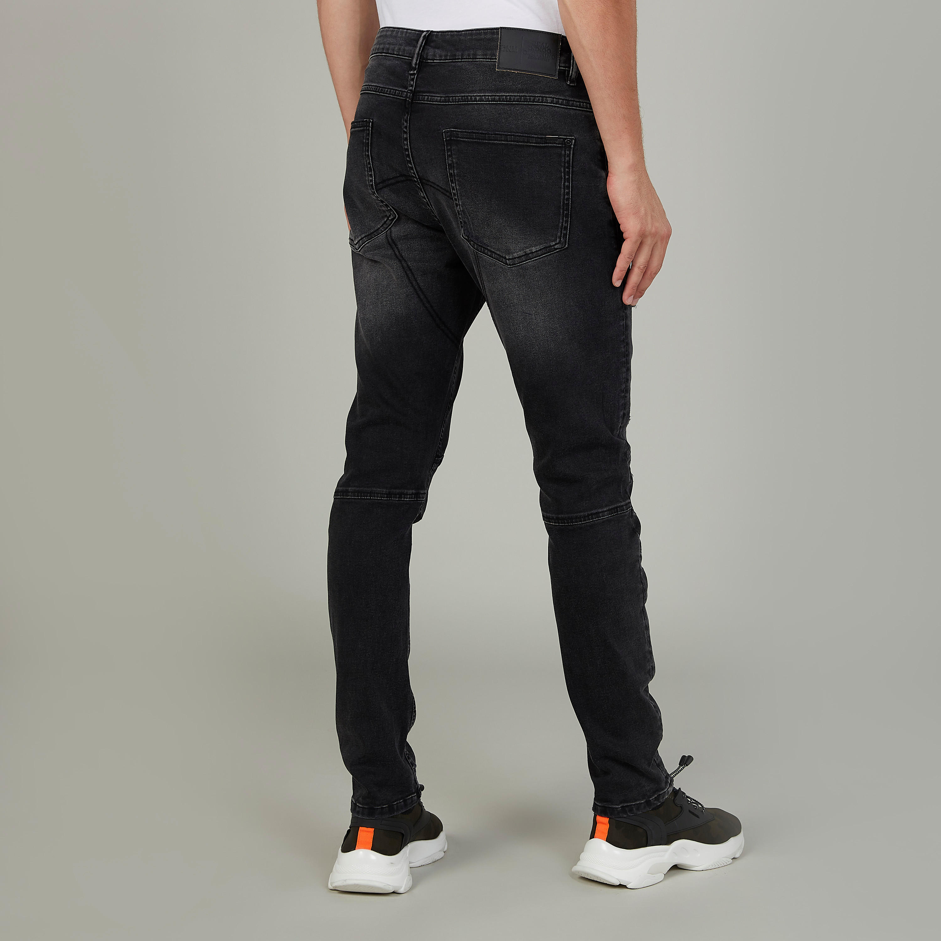 بنطلون جينز ممزق بجيوب-men-clothing-bottoms-jeans-image-4