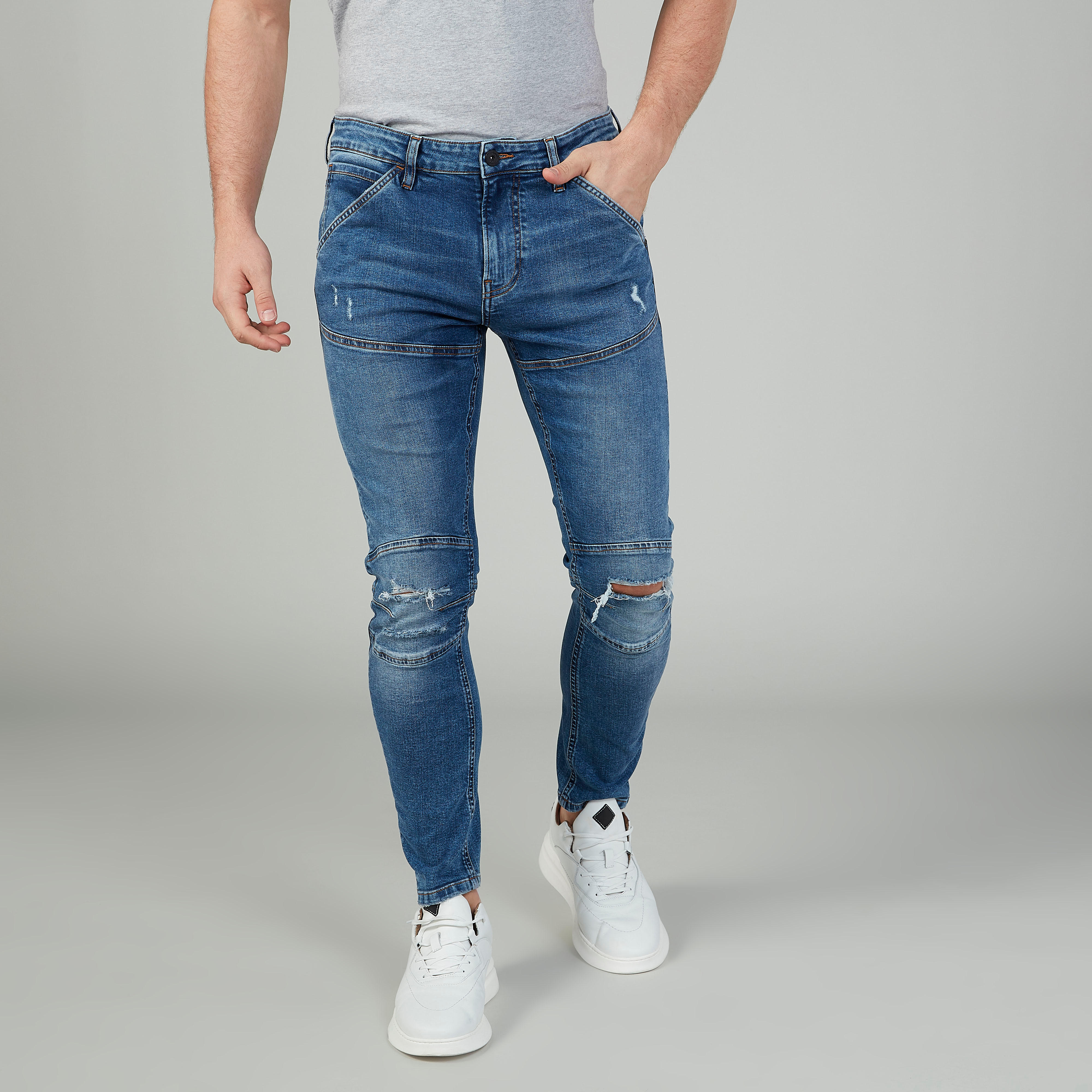 بنطلون جينز طويل ممزّق بجيوب وحلقات للحزام-men-clothing-bottoms-jeans-image-1