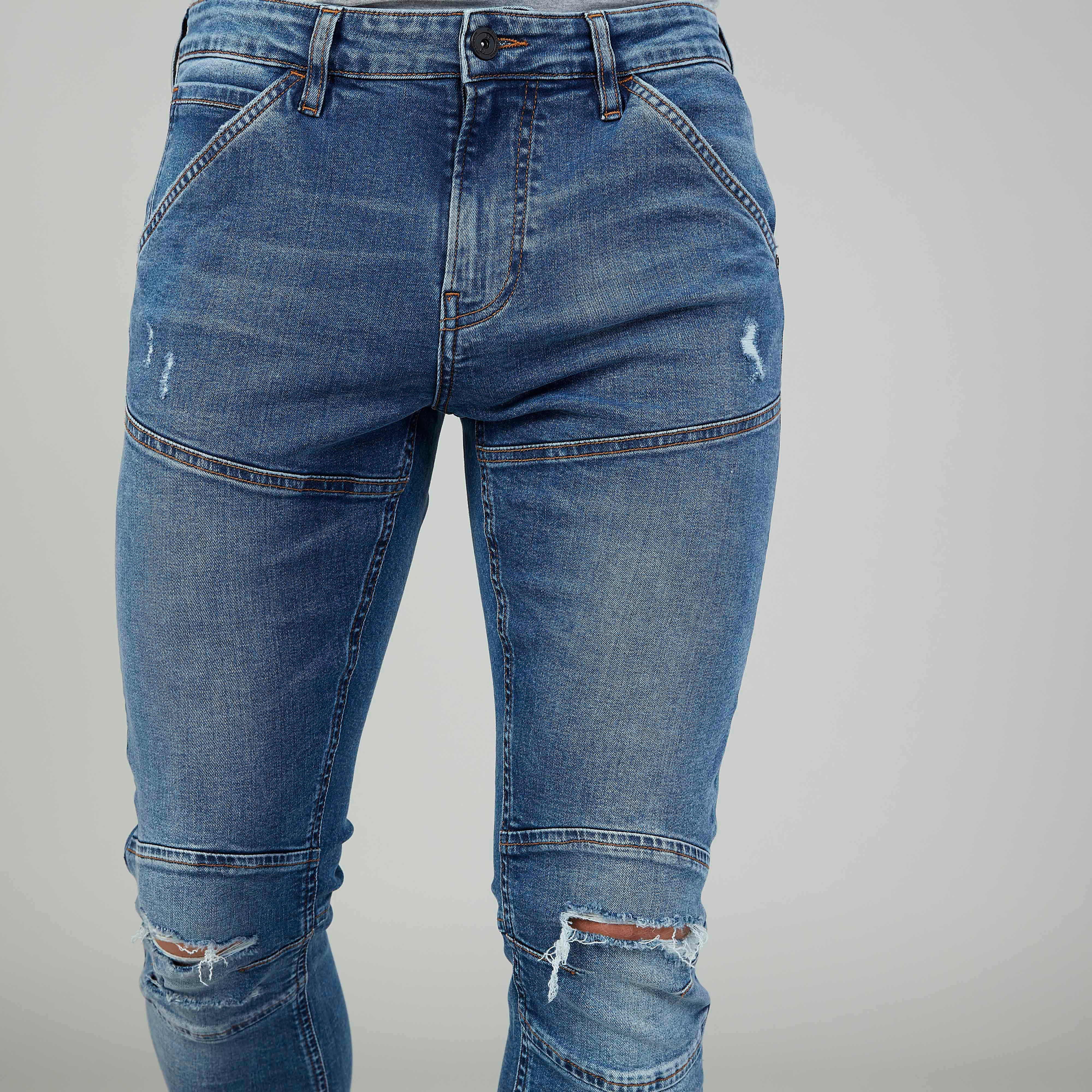 بنطلون جينز طويل ممزّق بجيوب وحلقات للحزام-men-clothing-bottoms-jeans-image-3