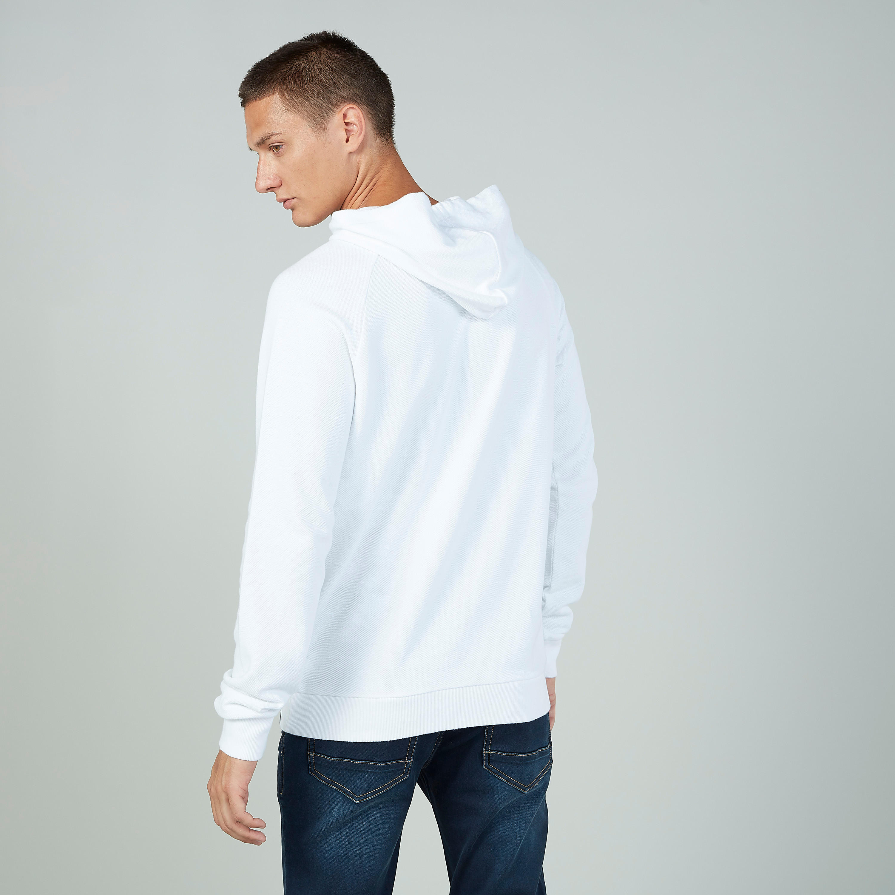 هودي سليم بأكمام طويلة وجيوب كانغارو طبعات-men-winterwear-hoodiesandsweatshirts-image-5