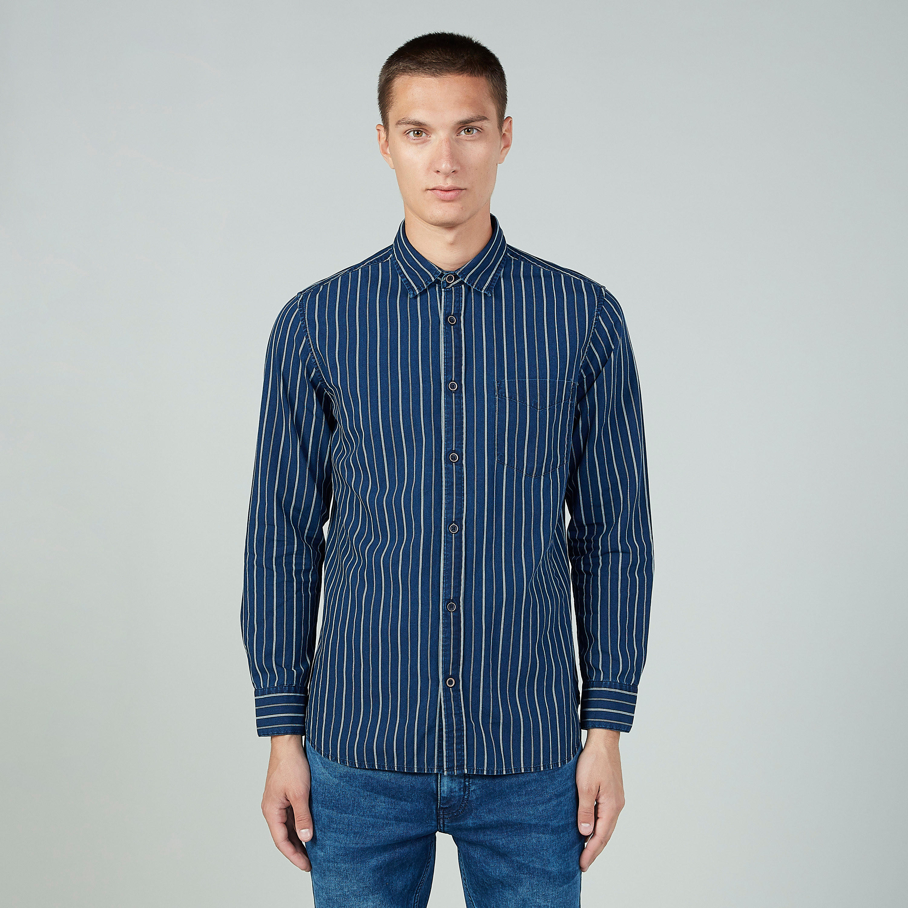 قميص سليم مخطط بأكمام طويلة وياقة عادية-men-clothing-shirts-image-1