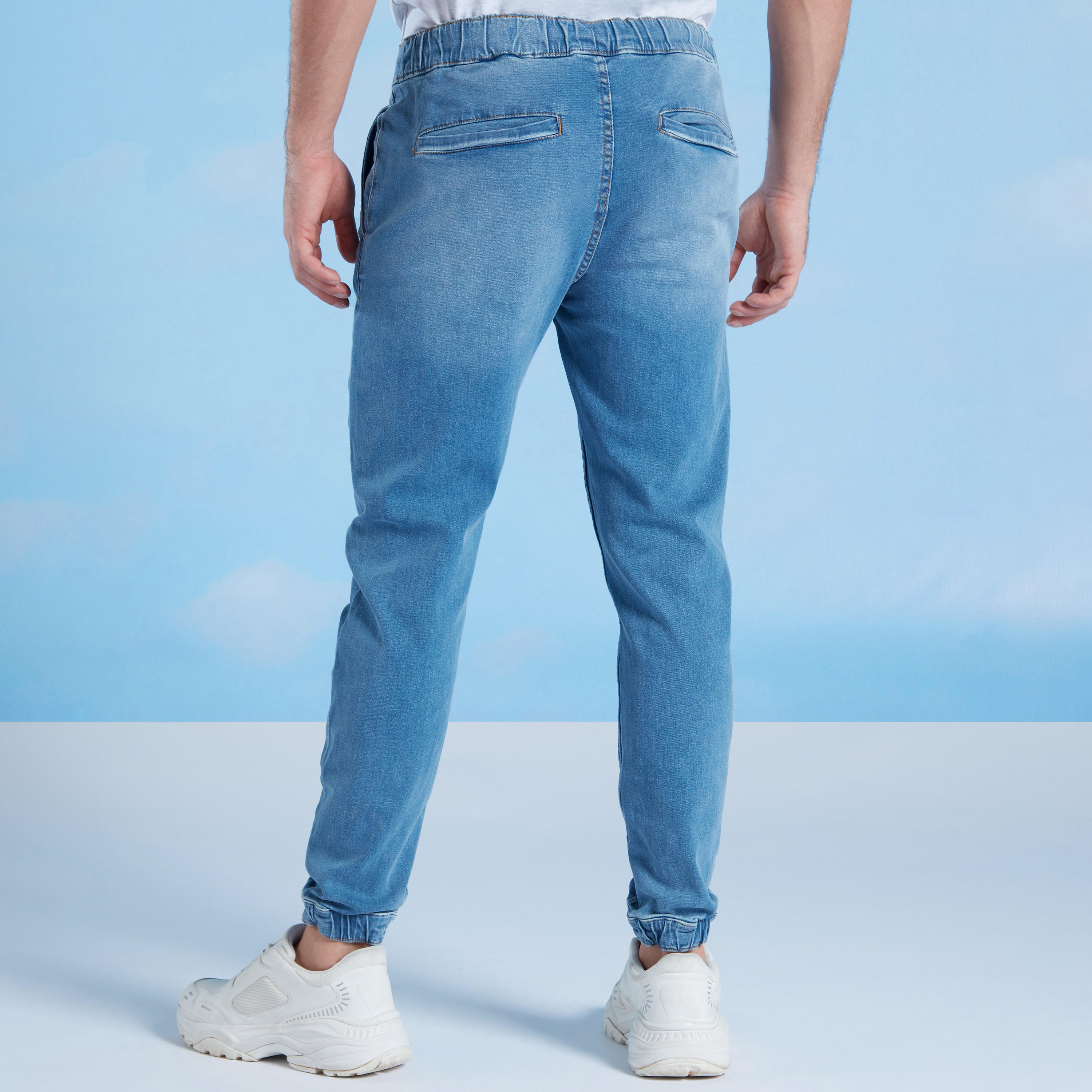 بنطلون رياضي دينم سادة سكيني وخصر مطاطي منخفض-men-clothing-bottoms-joggers-image-4