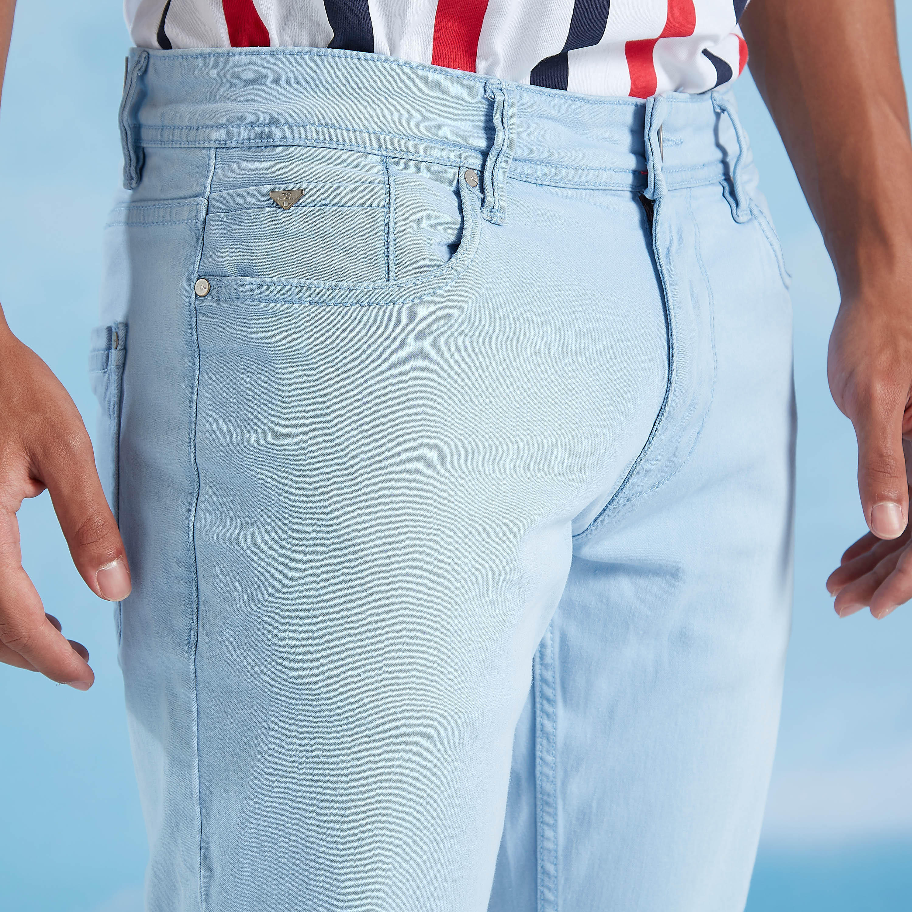 بنطلون جينز مستدام سليم سادة بخصر منخفض وحلقات حزام -men-clothing-bottoms-jeans-image-3