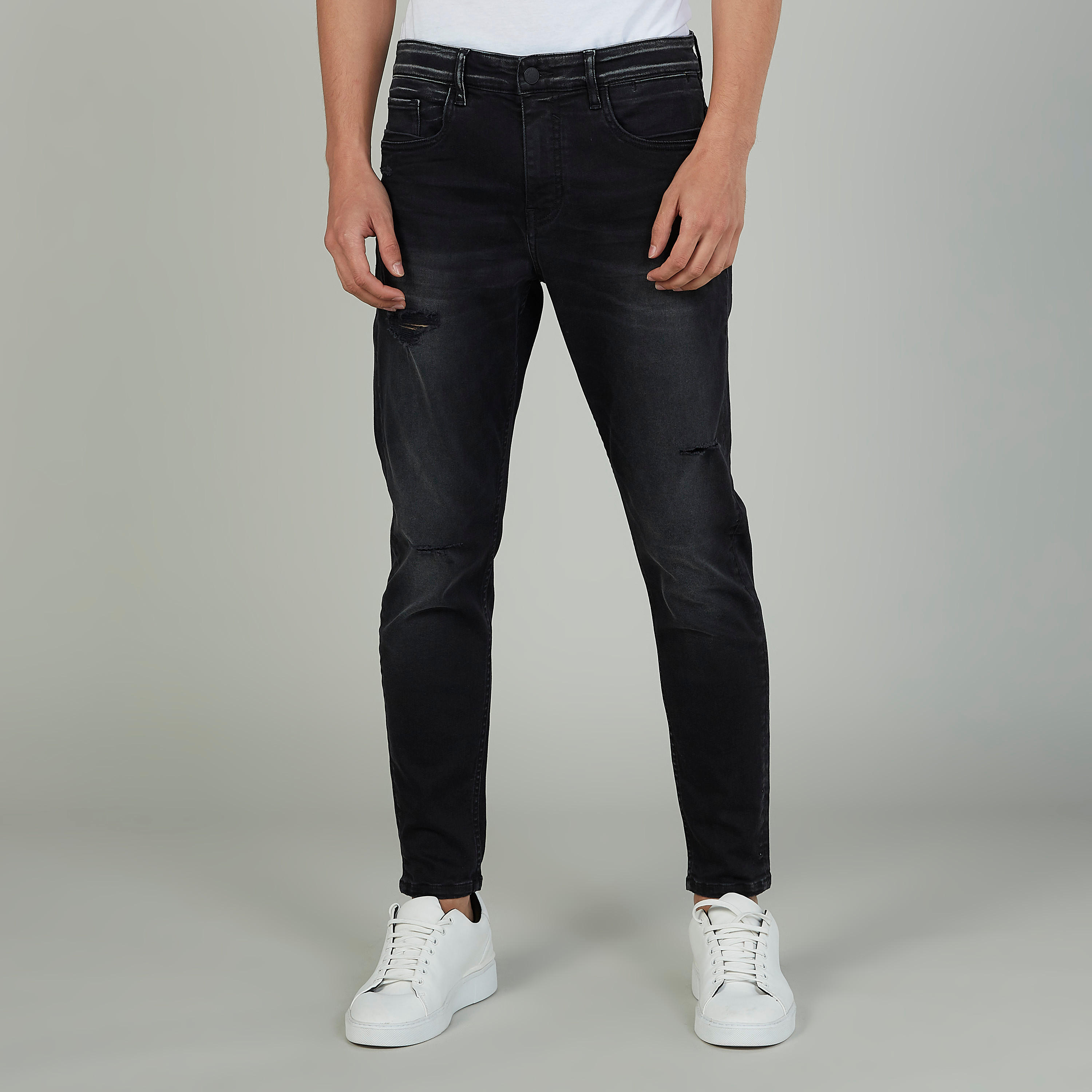بنطلون جينز ممزّق بجيوب وحلقات للحزام-men-clothing-bottoms-jeans-image-1