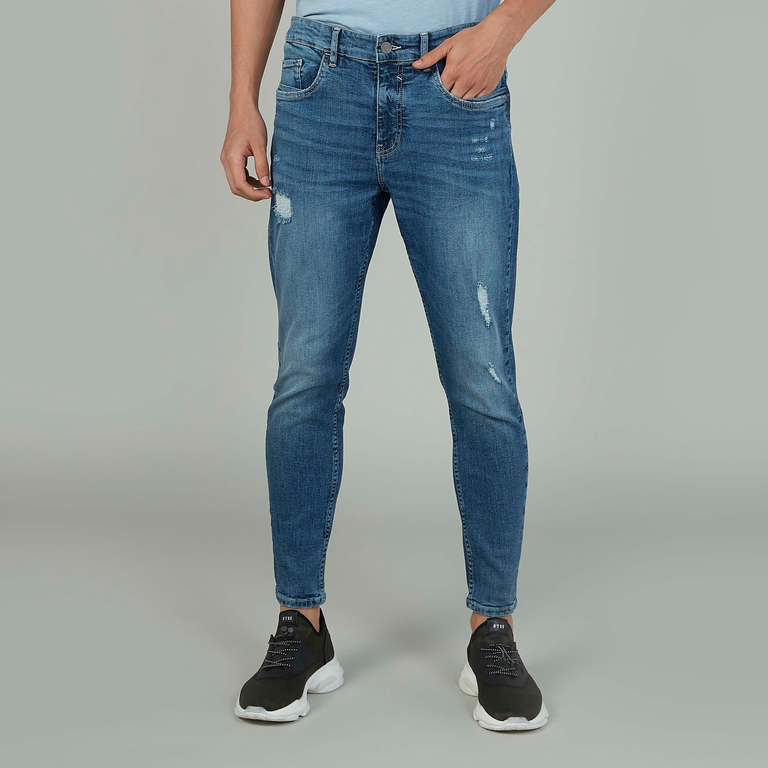بنطلون جينز ممزّق بجيوب وحلقات حزام-men-clothing-bottoms-jeans-image-1