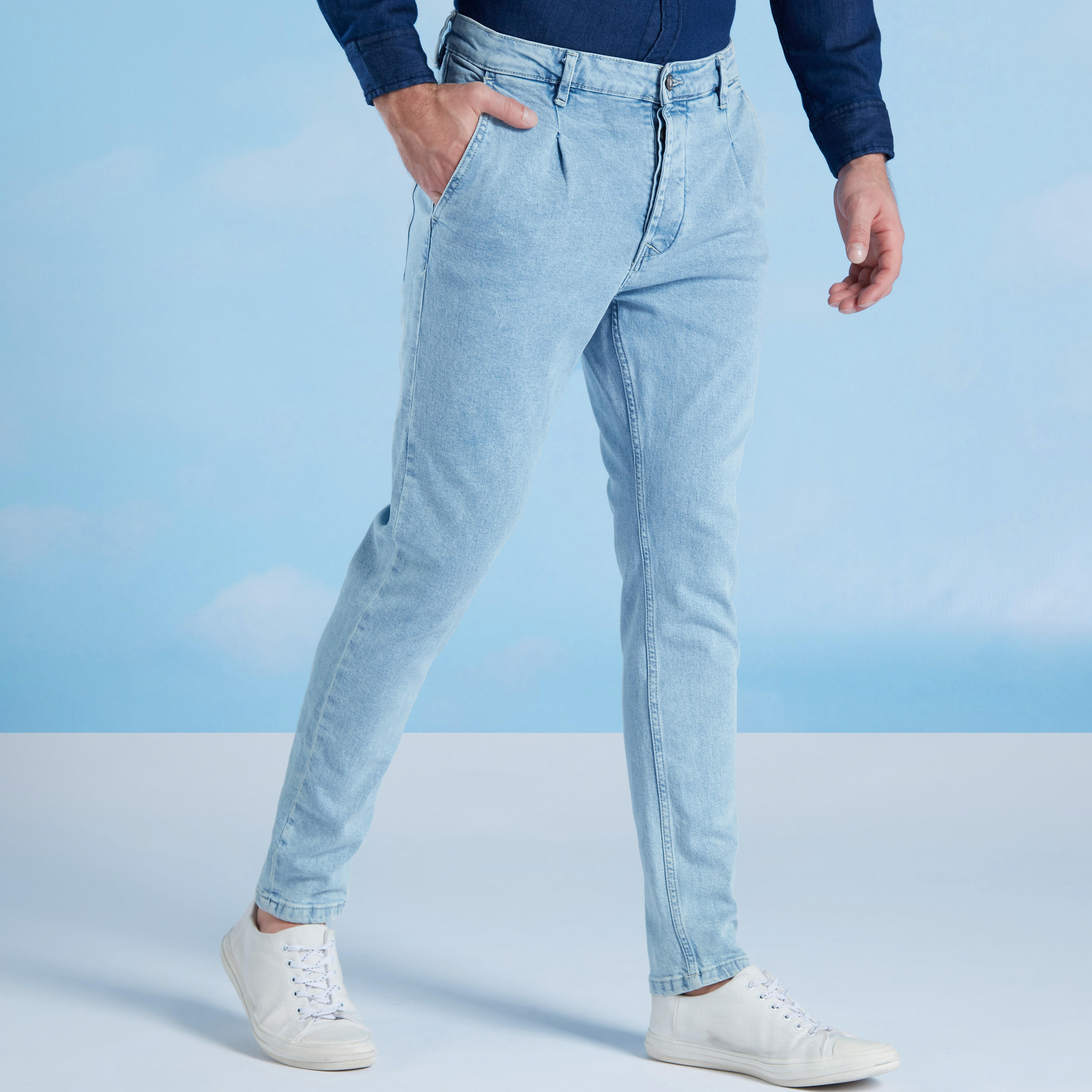 بنطلون جينز طويل بتفاصيل جيوب وحلقات للحزام-men-clothing-bottoms-jeans-image-1