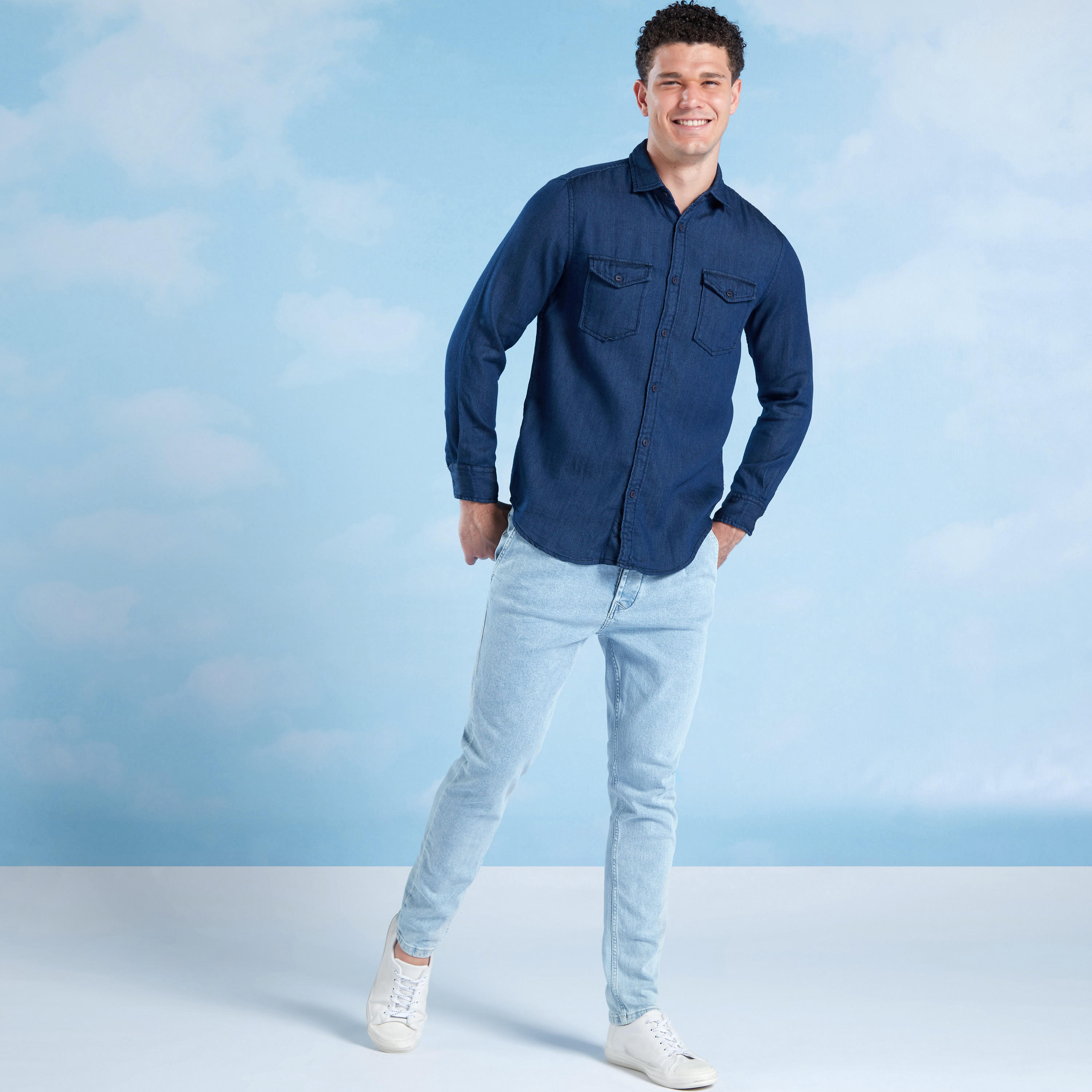 بنطلون جينز طويل بتفاصيل جيوب وحلقات للحزام-men-clothing-bottoms-jeans-image-2
