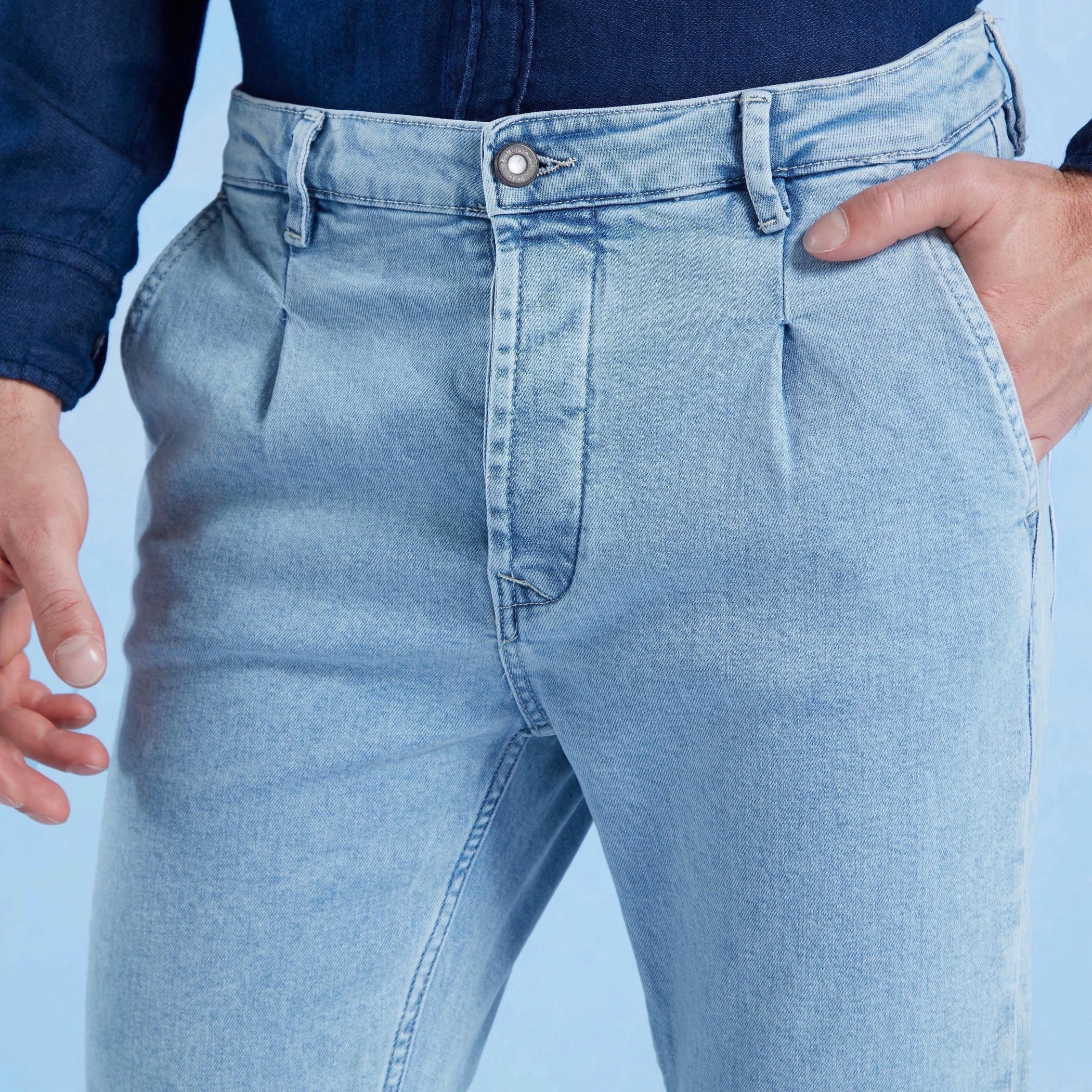 بنطلون جينز طويل بتفاصيل جيوب وحلقات للحزام-men-clothing-bottoms-jeans-image-3