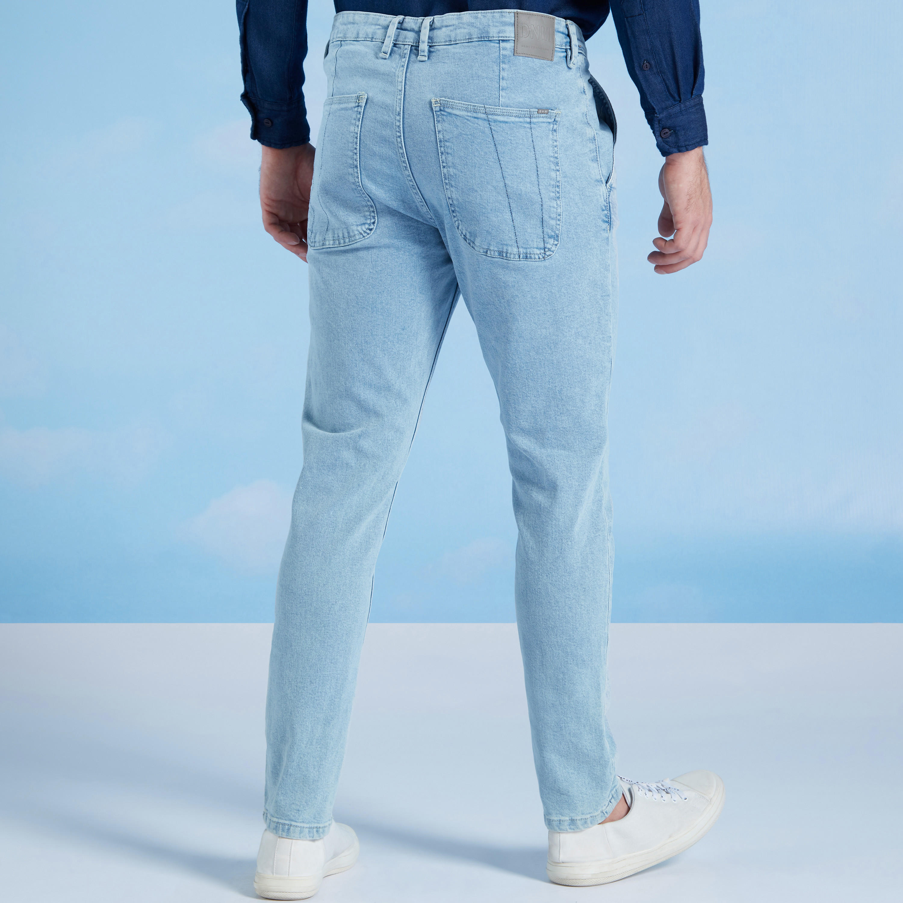 بنطلون جينز طويل بتفاصيل جيوب وحلقات للحزام-men-clothing-bottoms-jeans-image-4
