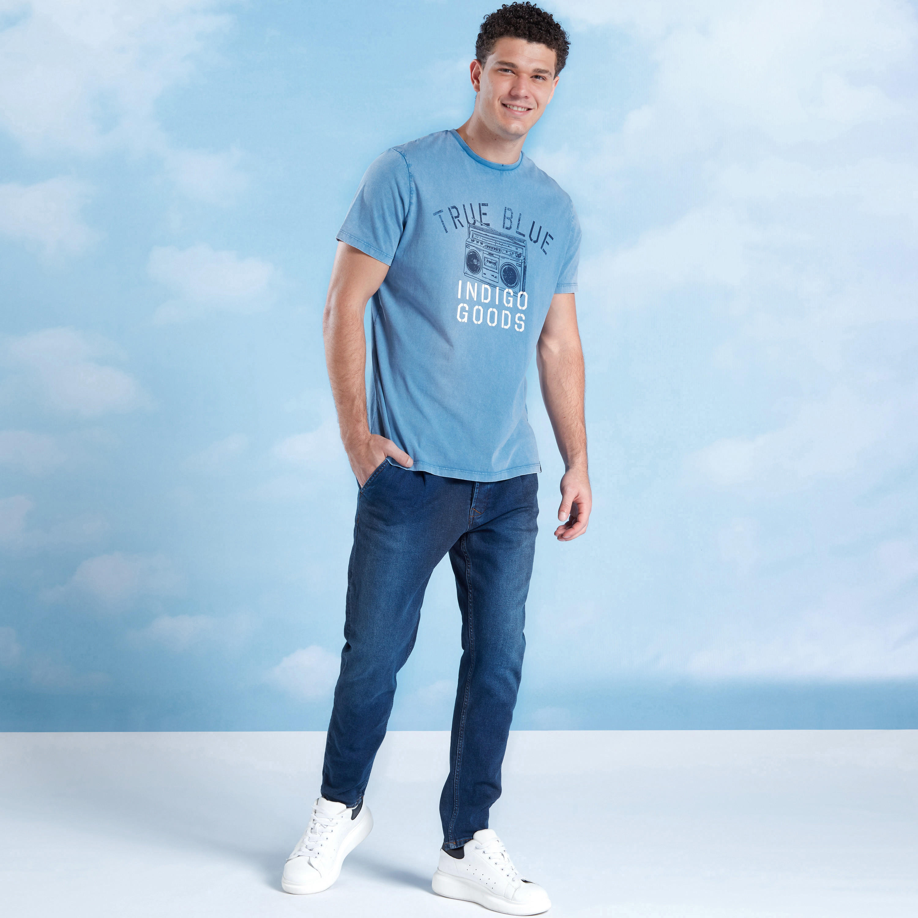 بنطلون جينز بارز الملمس بجيوب وعروات حزام-men-clothing-bottoms-jeans-image-2