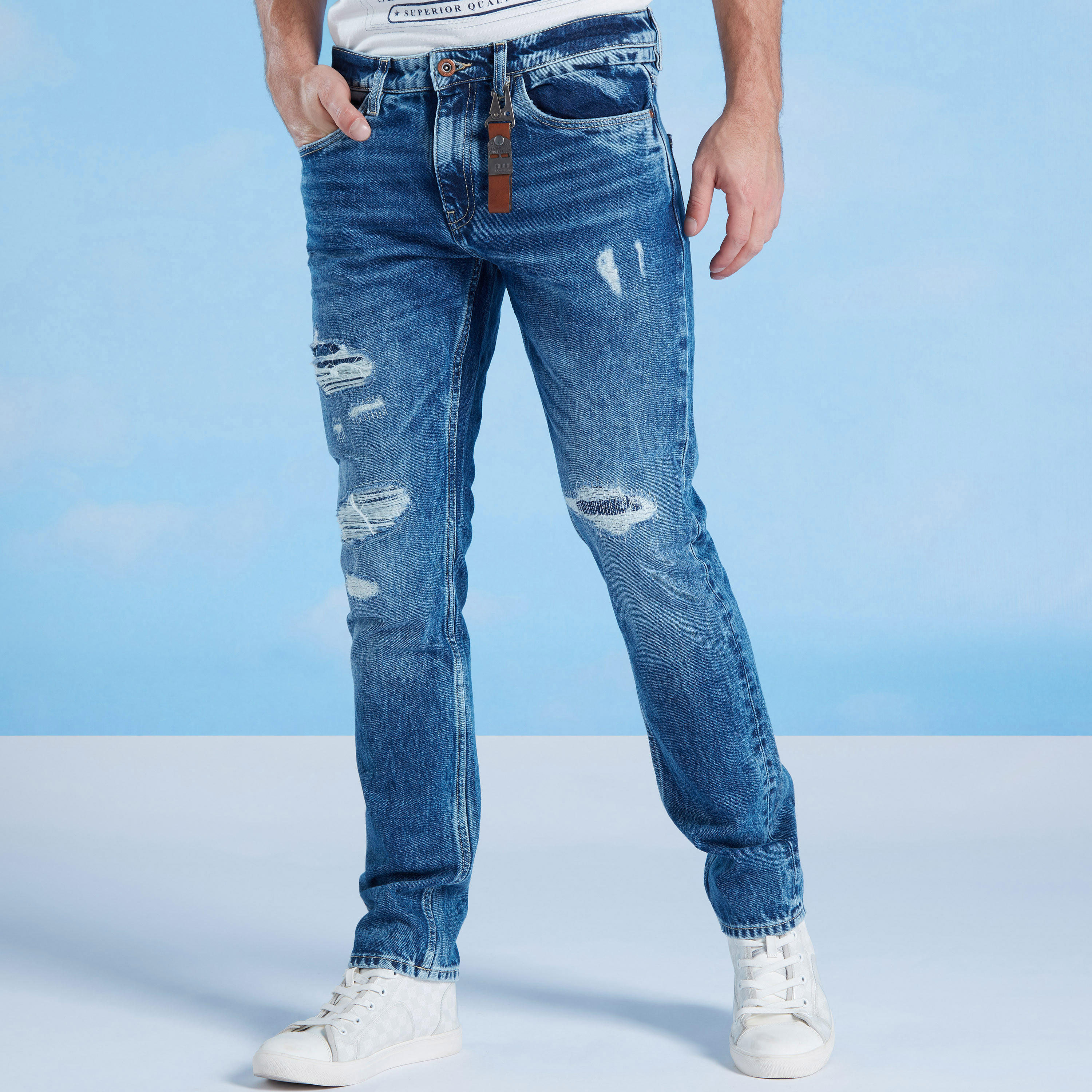 بنطلون جينز سكيني ممزق بخصر منخفض وجيوب وحلقات حزام-men-clothing-bottoms-jeans-image-1