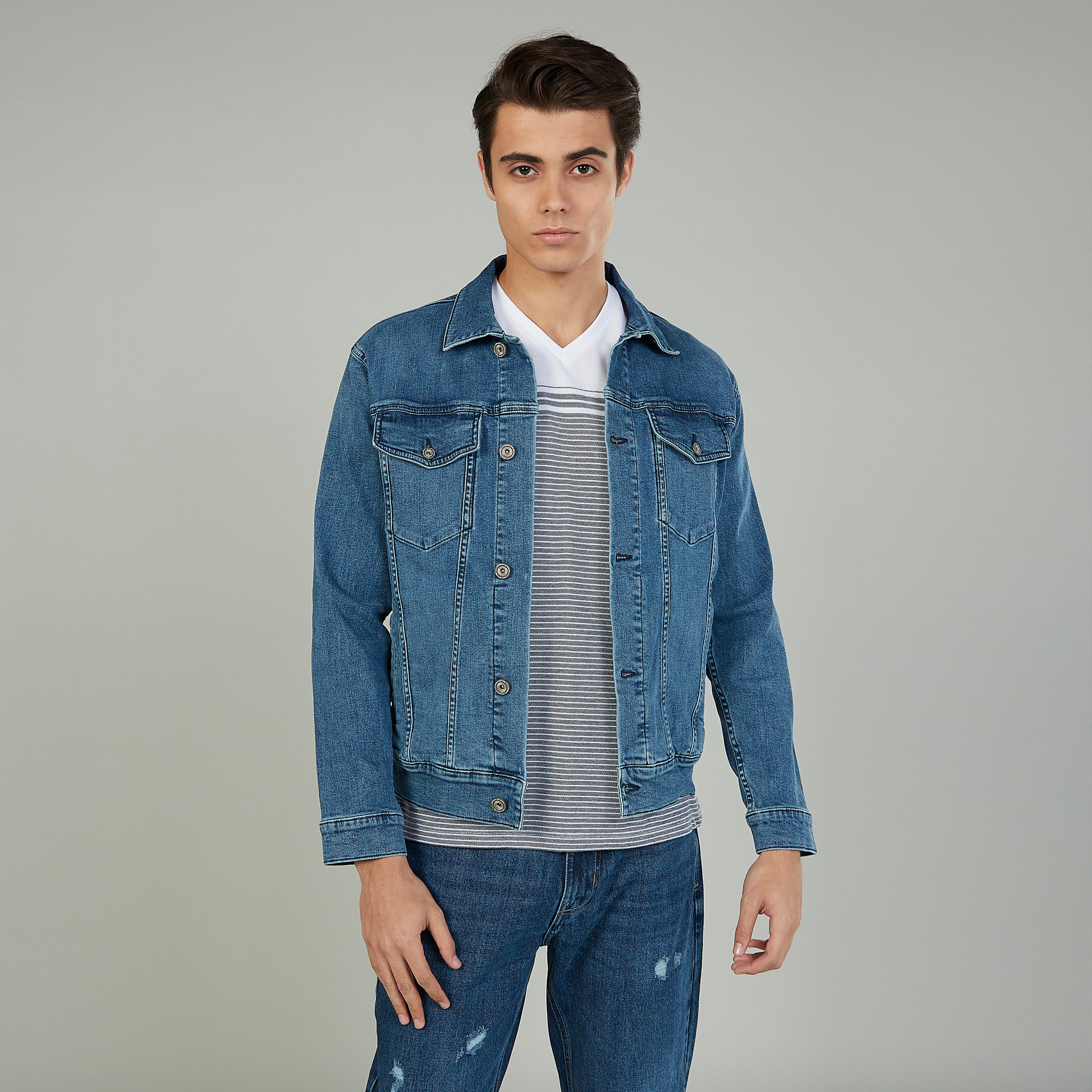 جاكيت دينم بارز الملمس بأكمام طويلة وجيوب بطيّة-men-clothing-jacketsandblazers-jackets-image-1